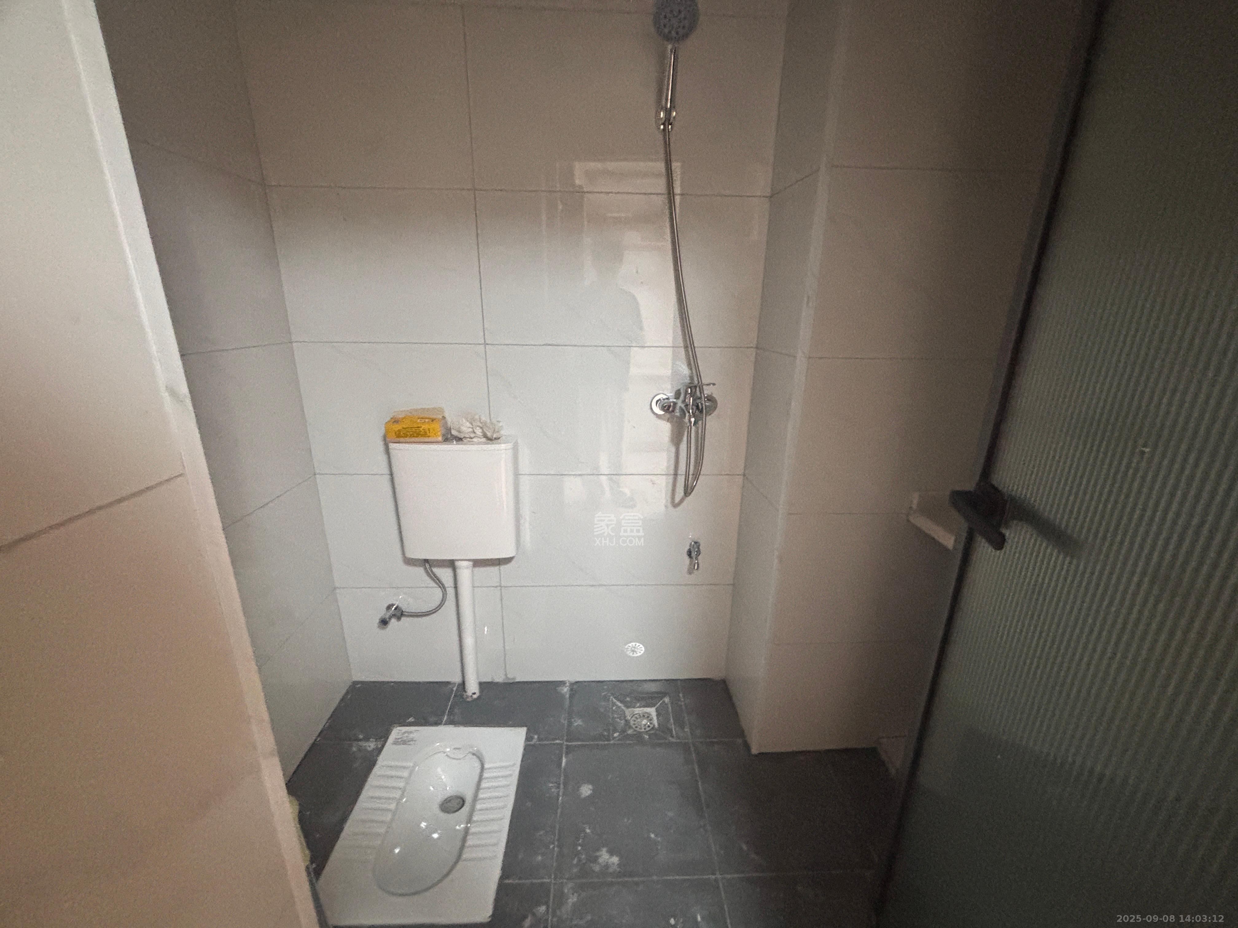 中海珑悦府  1室1厅1卫    1300.0元/月 中海珑悦府  1室1厅1卫    1300.0元/月室内图