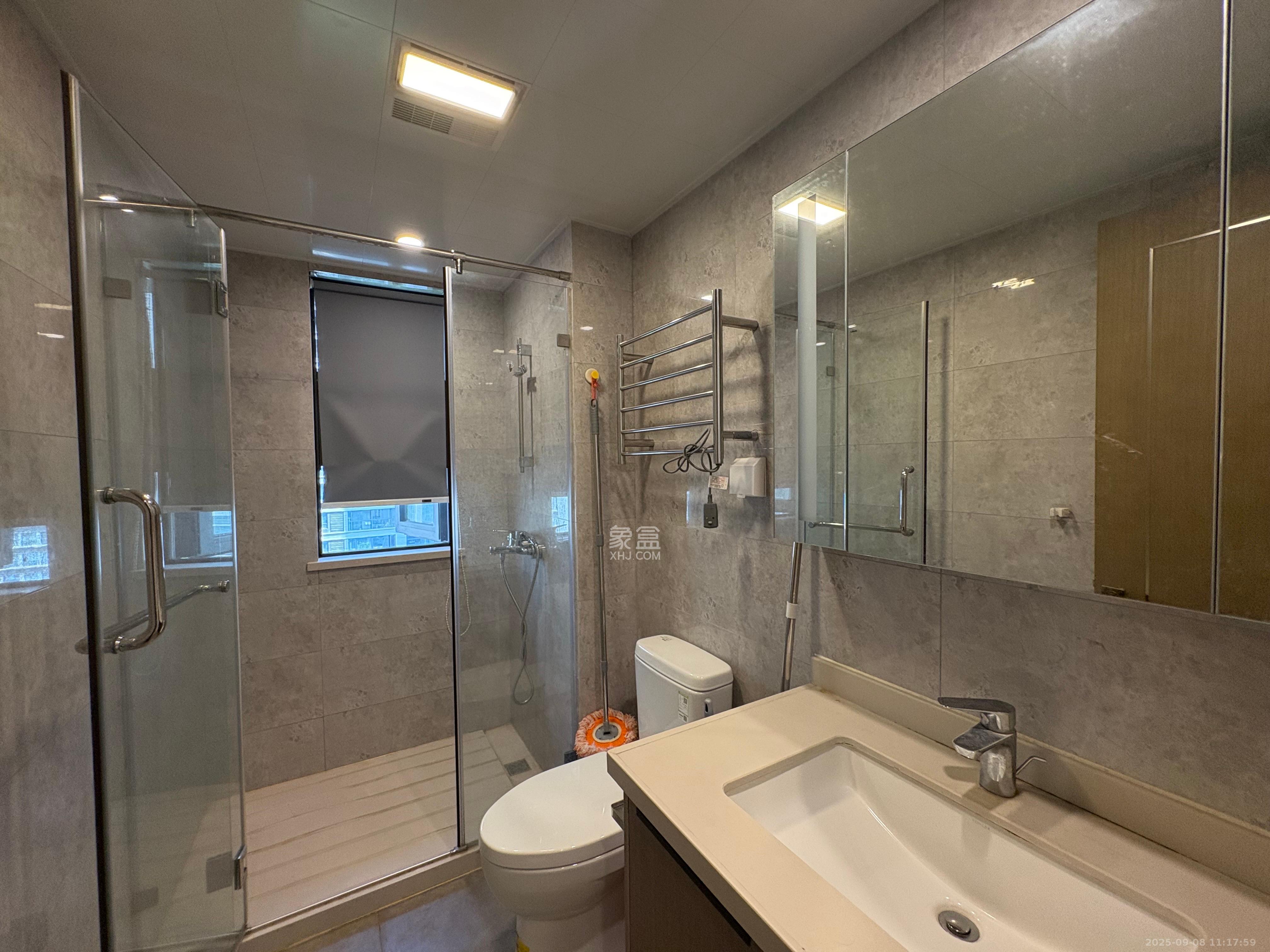 映客龙湖璟翠公馆（映客龙湖璟翠中心）  4室2厅2卫    3600.0元/月室内图