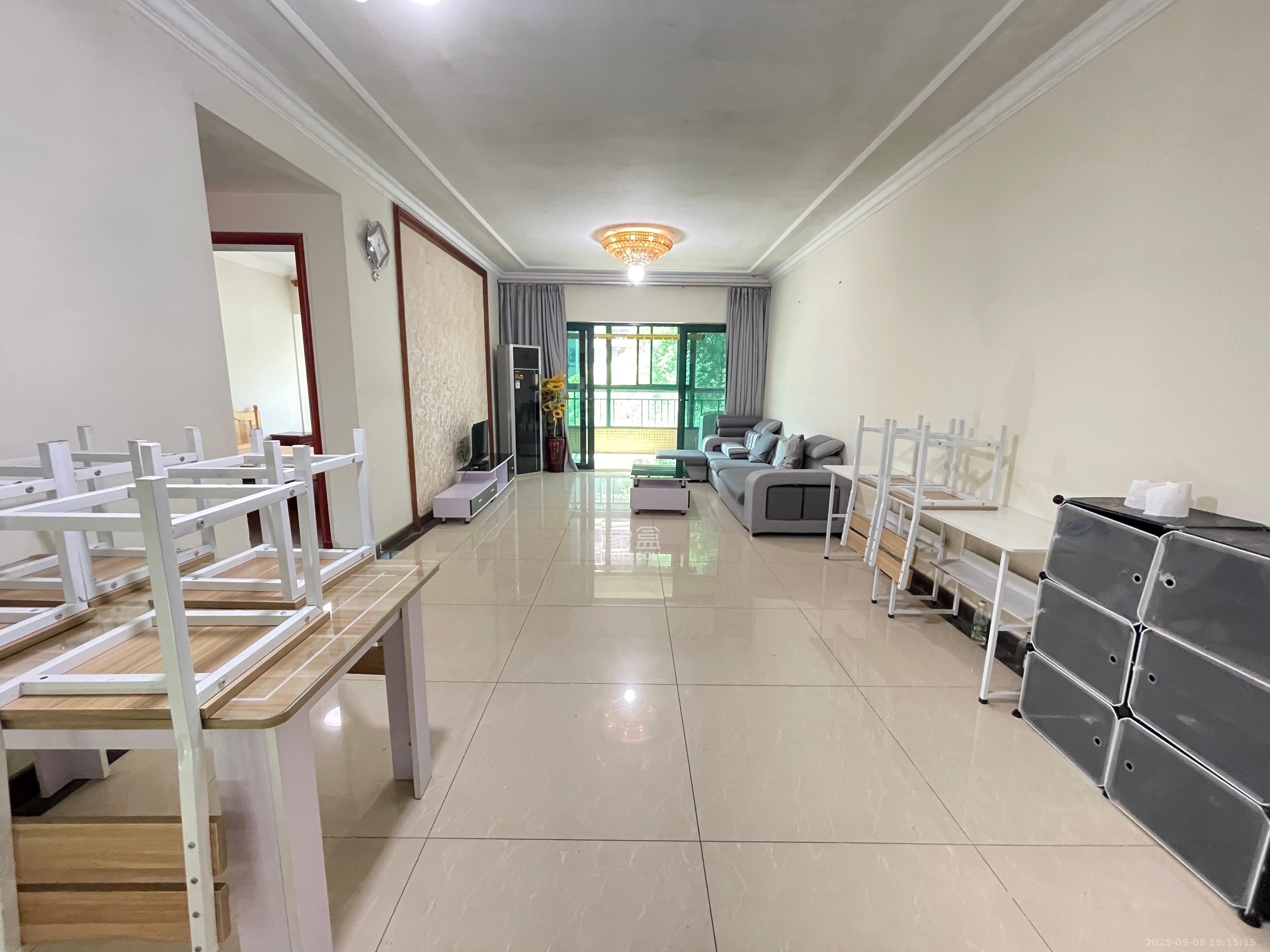 恒大绿洲  3室2厅1卫    2100.0元/月 恒大绿洲  3室2厅1卫    2100.0元/月