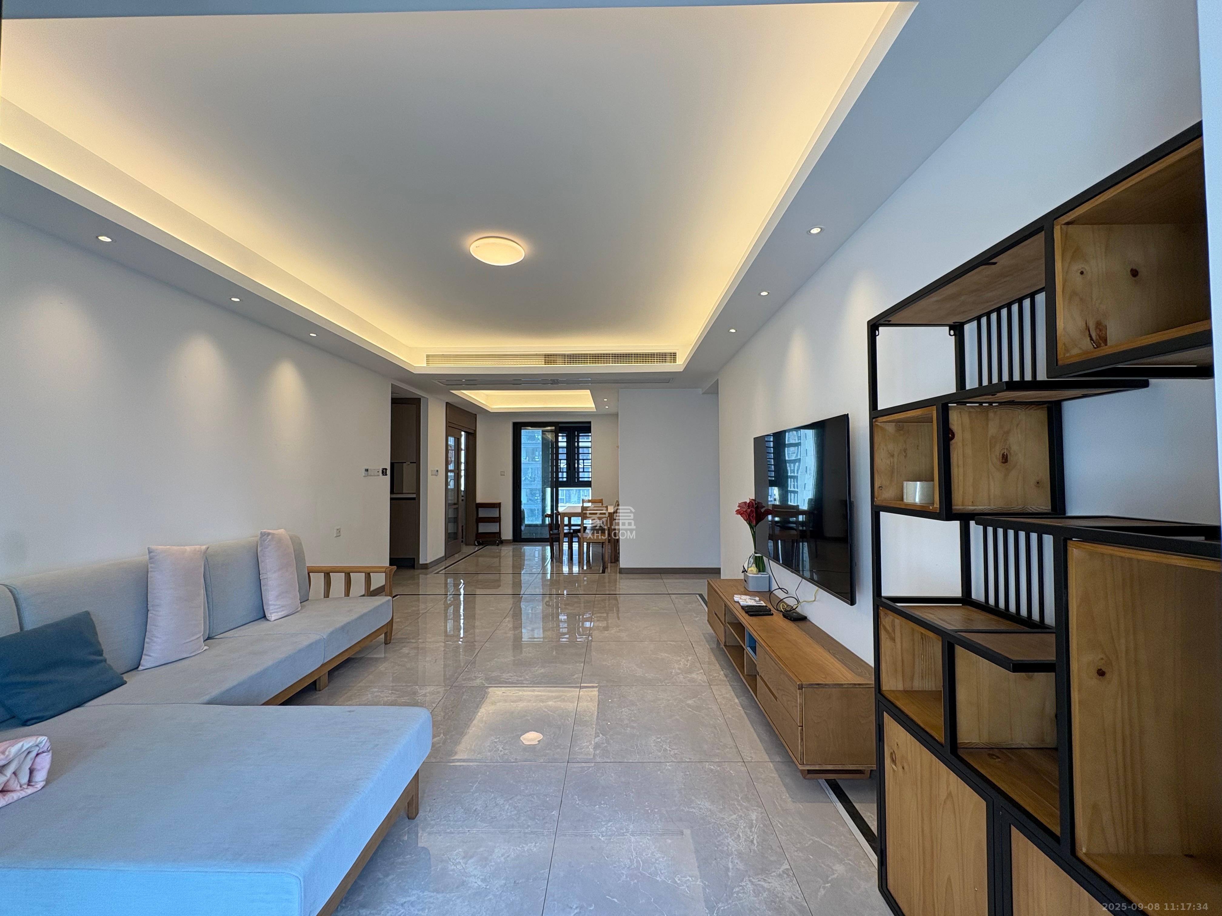 映客龙湖璟翠公馆（映客龙湖璟翠中心）  4室2厅2卫    3600.0元/月室内图