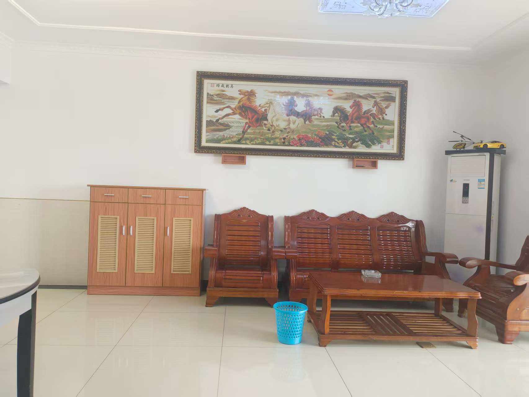 学府花园(文苑瑞景) 4室2厅2卫 1800.0元/月 学府花园(文苑瑞景) 4室2厅2卫 1800.0元/月室内图