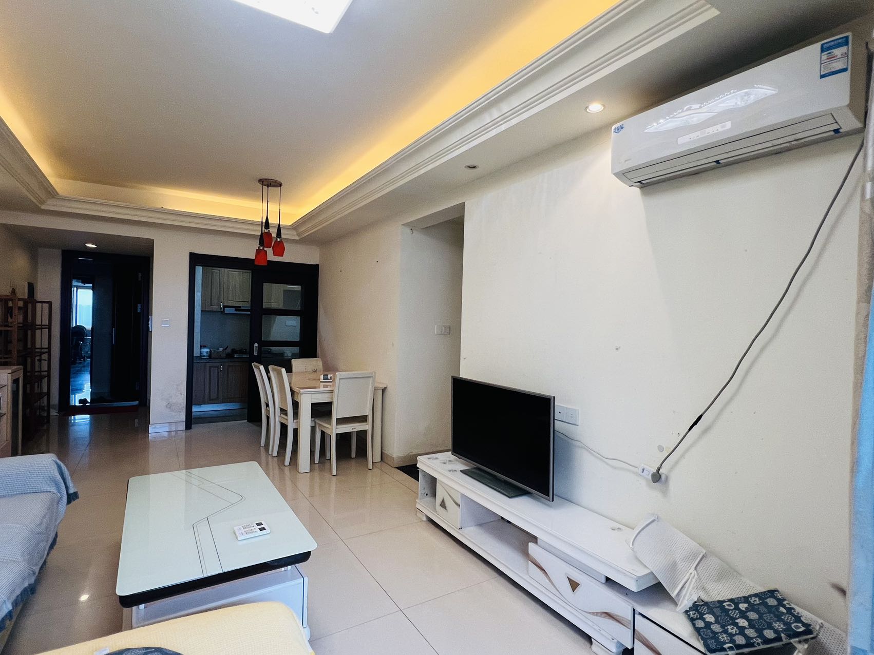 碧桂园  3室2厅1卫    1500.0元/月室内图