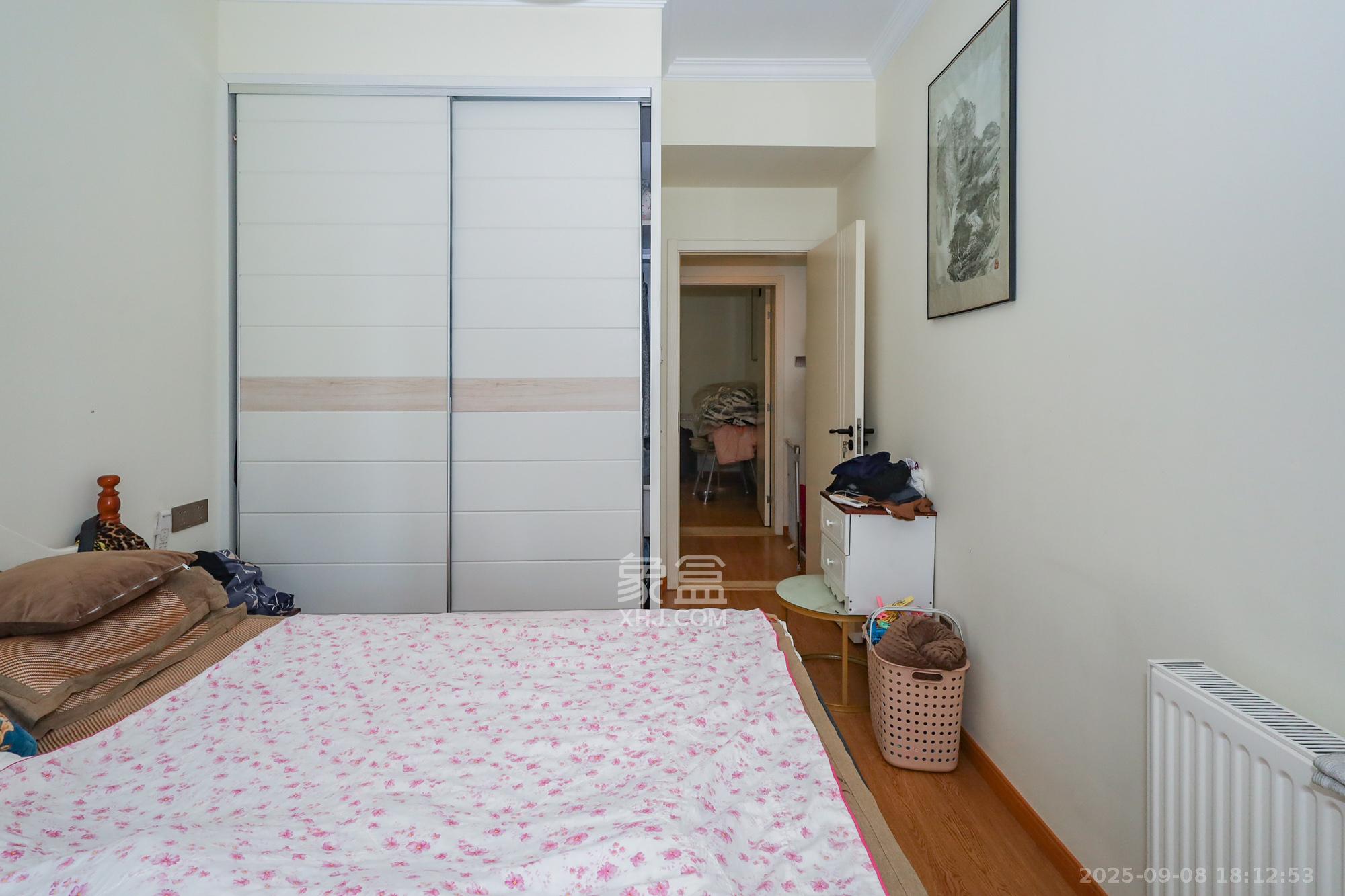 八方小区B区  3室2厅2卫    380.0万卧室