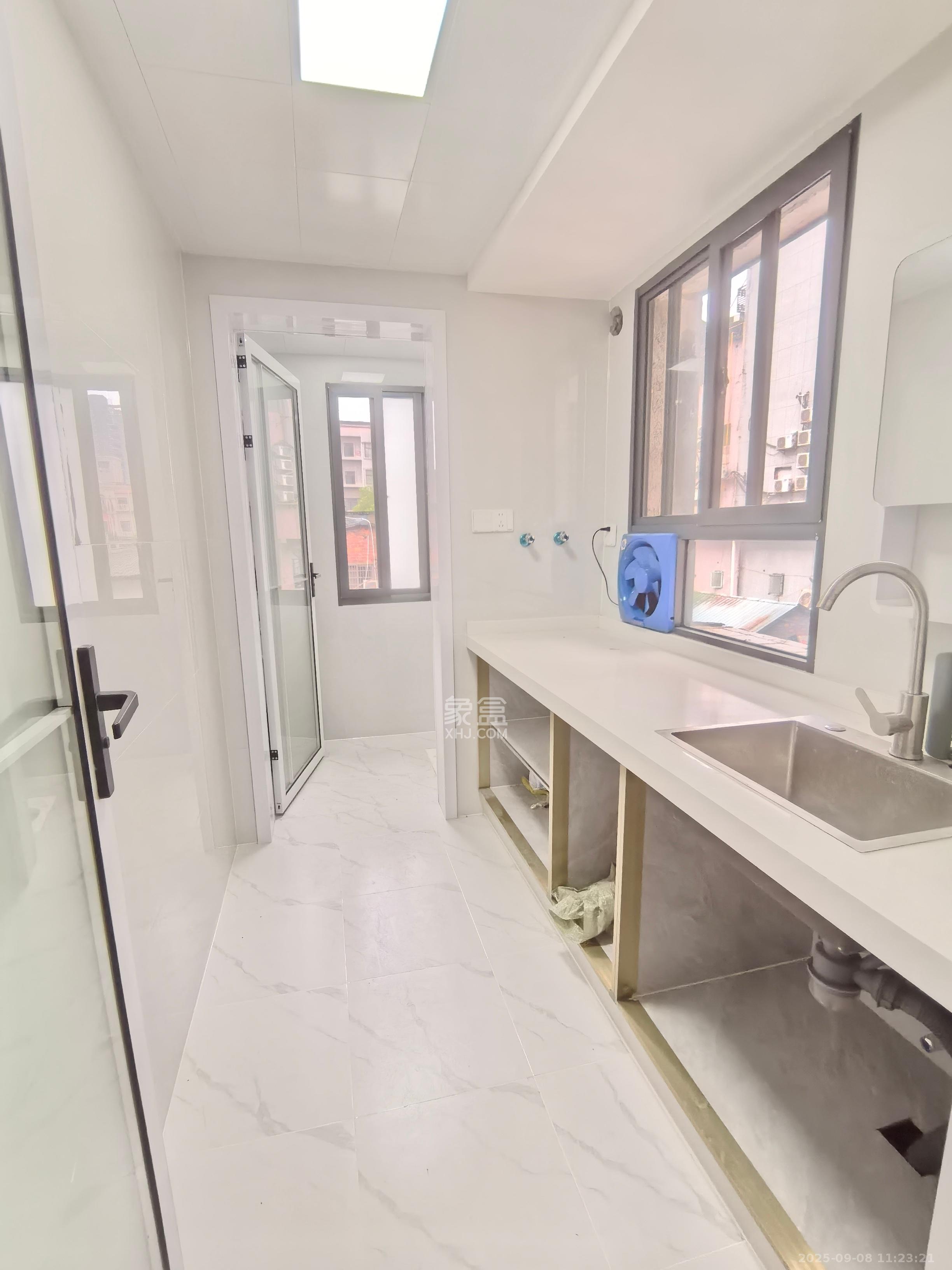 省纺织物资设备总公司 1室0厅0卫 2800.0元/月 省纺织物资设备总公司 1室0厅0卫 2800.0元/月室内图