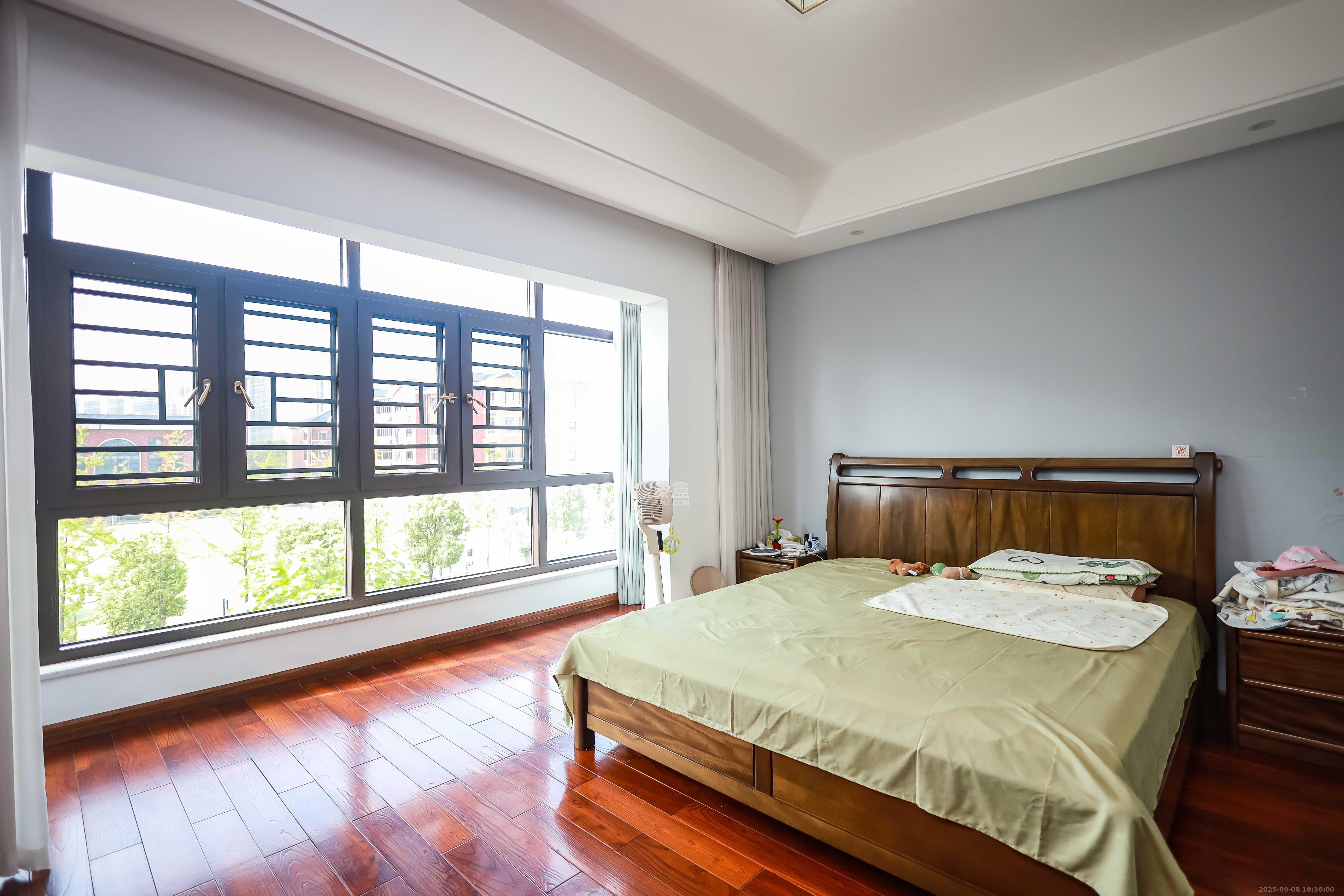 奥克斯缔壹城  4室2厅3卫    478.0万卧室