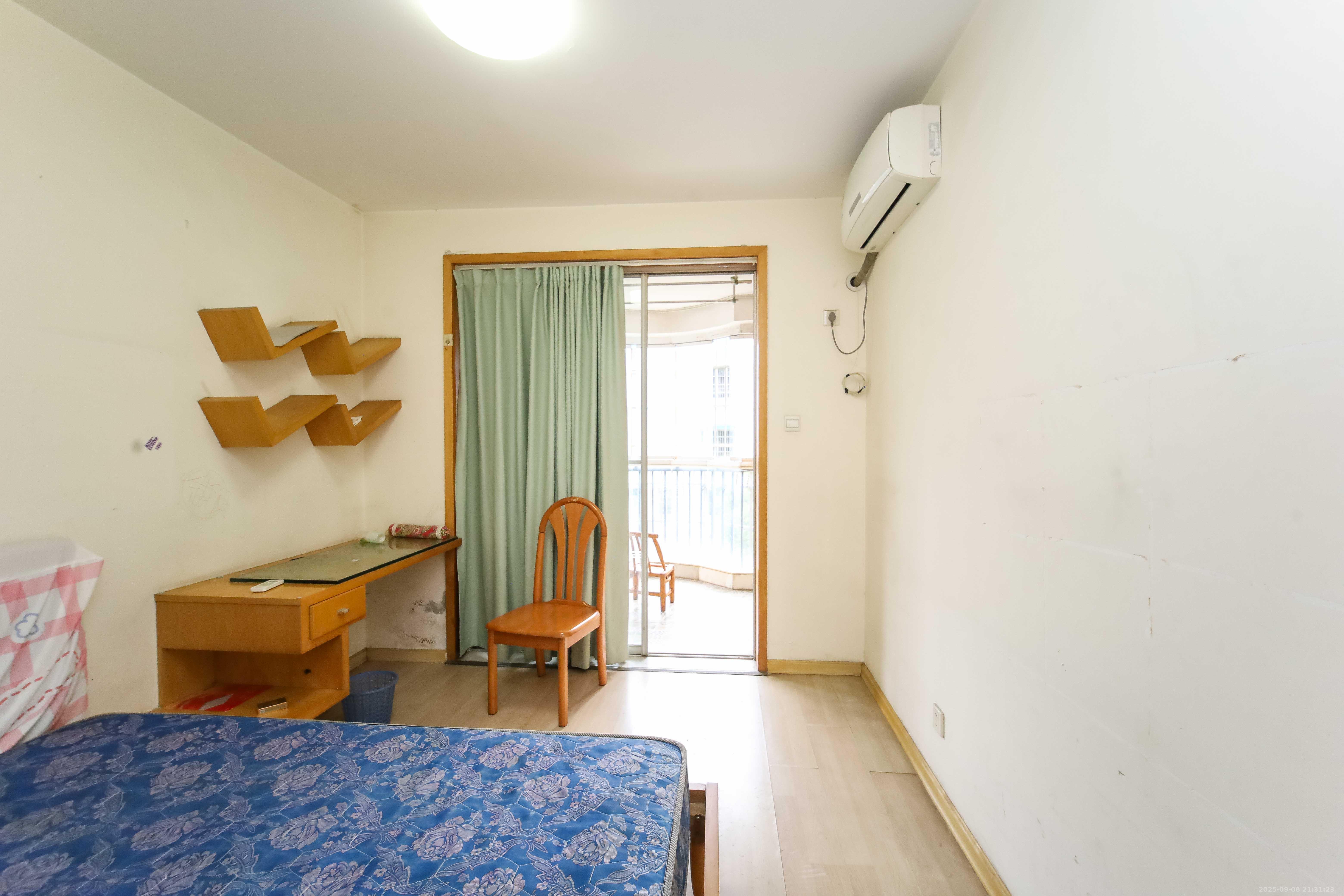 新世纪家园 3室2厅1卫 85.0万 新世纪家园 3室2厅1卫 85.0万卧室