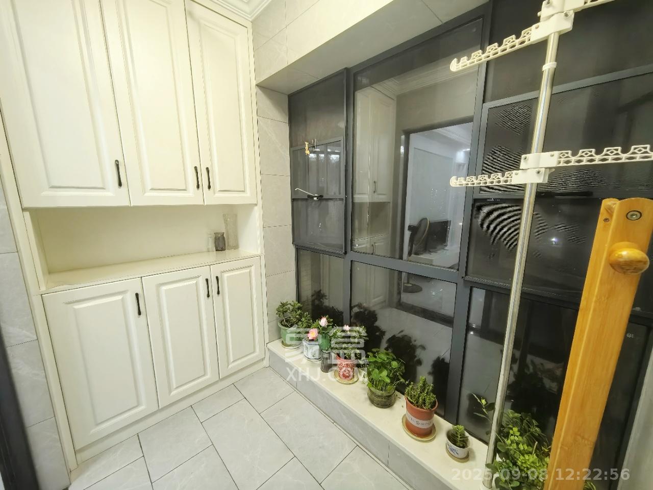 叠彩兰亭 3室2厅1卫 2400.0元/月 叠彩兰亭 3室2厅1卫 2400.0元/月室内图