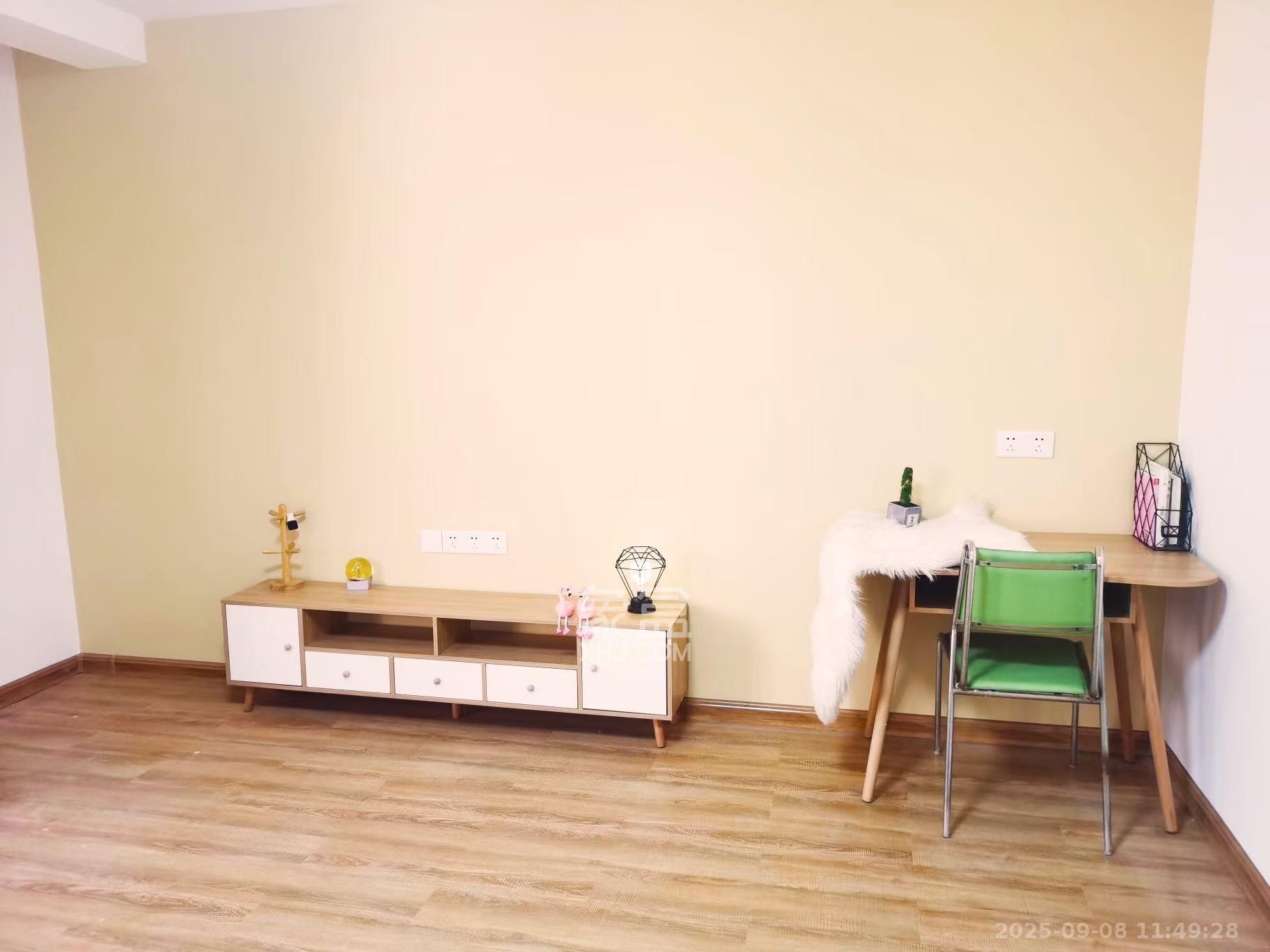 向韶村 3室2厅1卫 1800.0元/月 向韶村 3室2厅1卫 1800.0元/月室内图