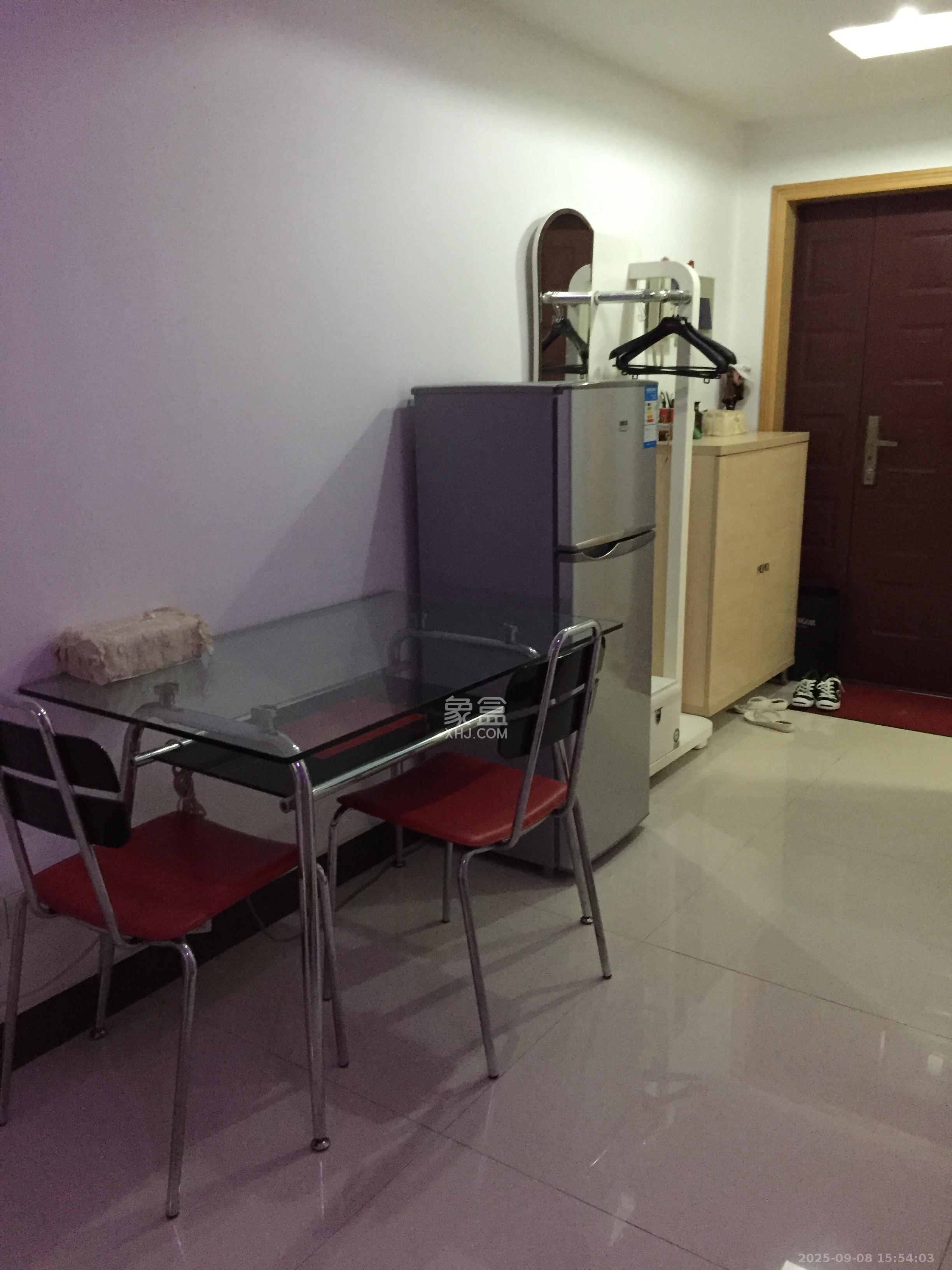 青和上座(上味舫大厦) 1室1厅1卫 2000.0元/月 青和上座(上味舫大厦) 1室1厅1卫 2000.0元/月室内图