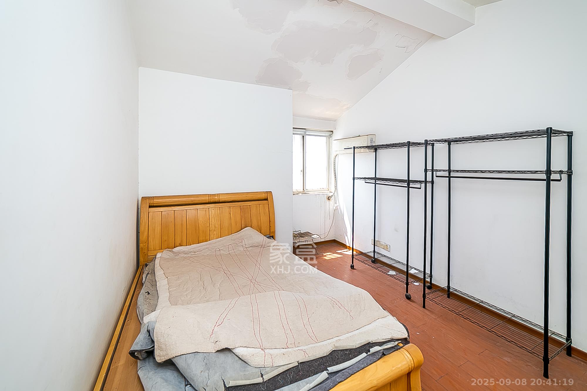 富绿新村  3室2厅1卫    59.8万 富绿新村  3室2厅1卫    59.8万卧室