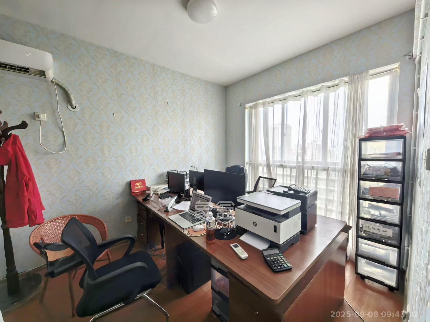 华菱新城地标  3室1厅1卫    2120.0元/月室内图