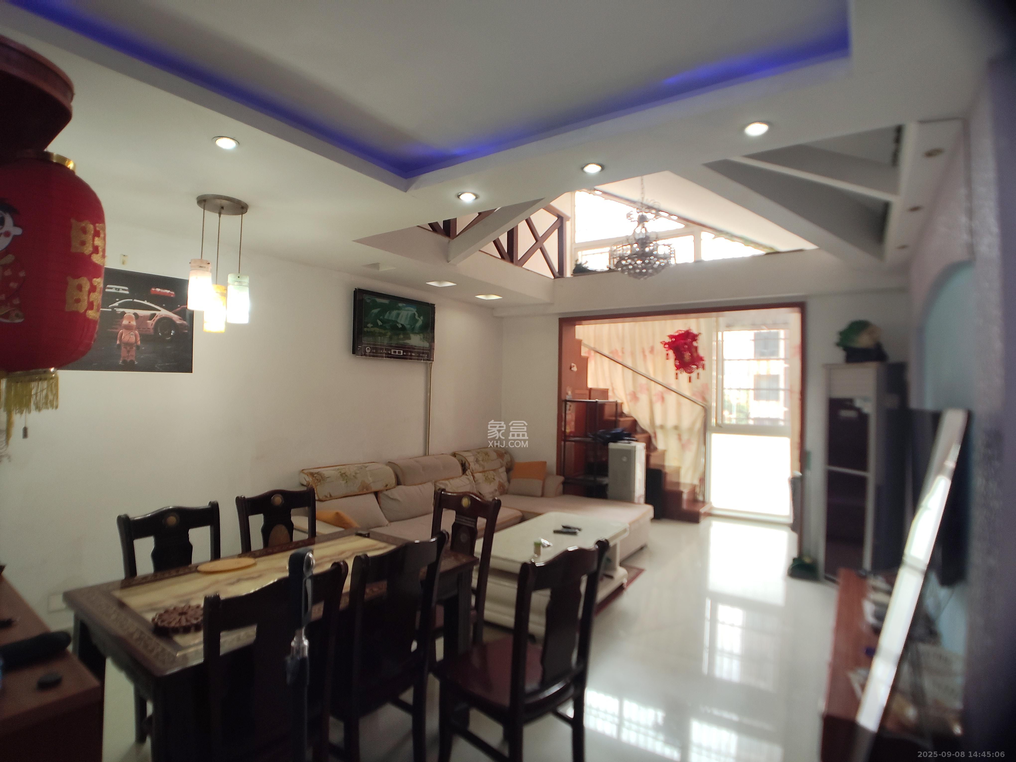 湘瑞家园  2室2厅1卫    1100.0元/月 湘瑞家园  2室2厅1卫    1100.0元/月