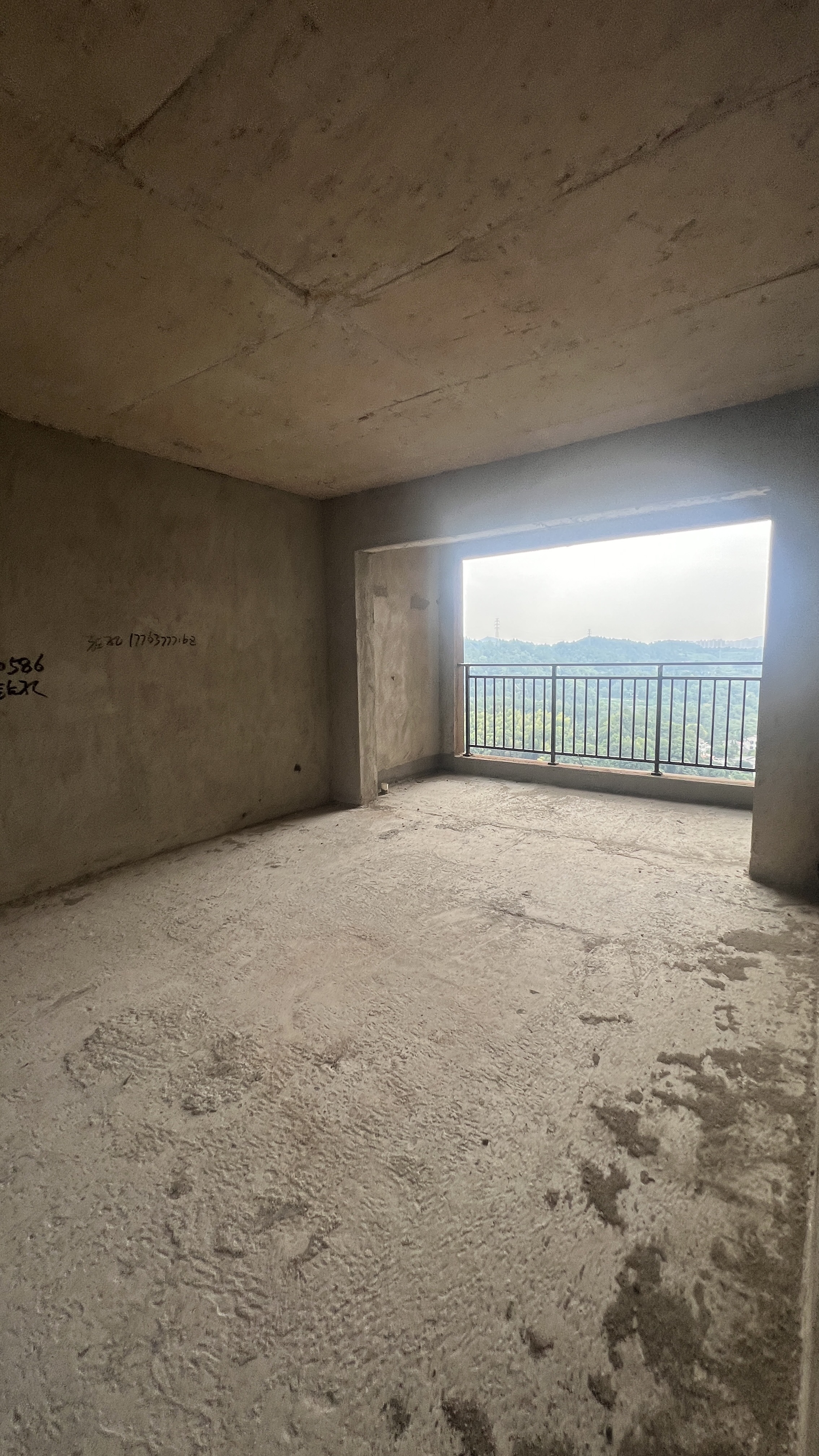 城市公园 4室2厅2卫 69.8万 城市公园 4室2厅2卫 69.8万客厅