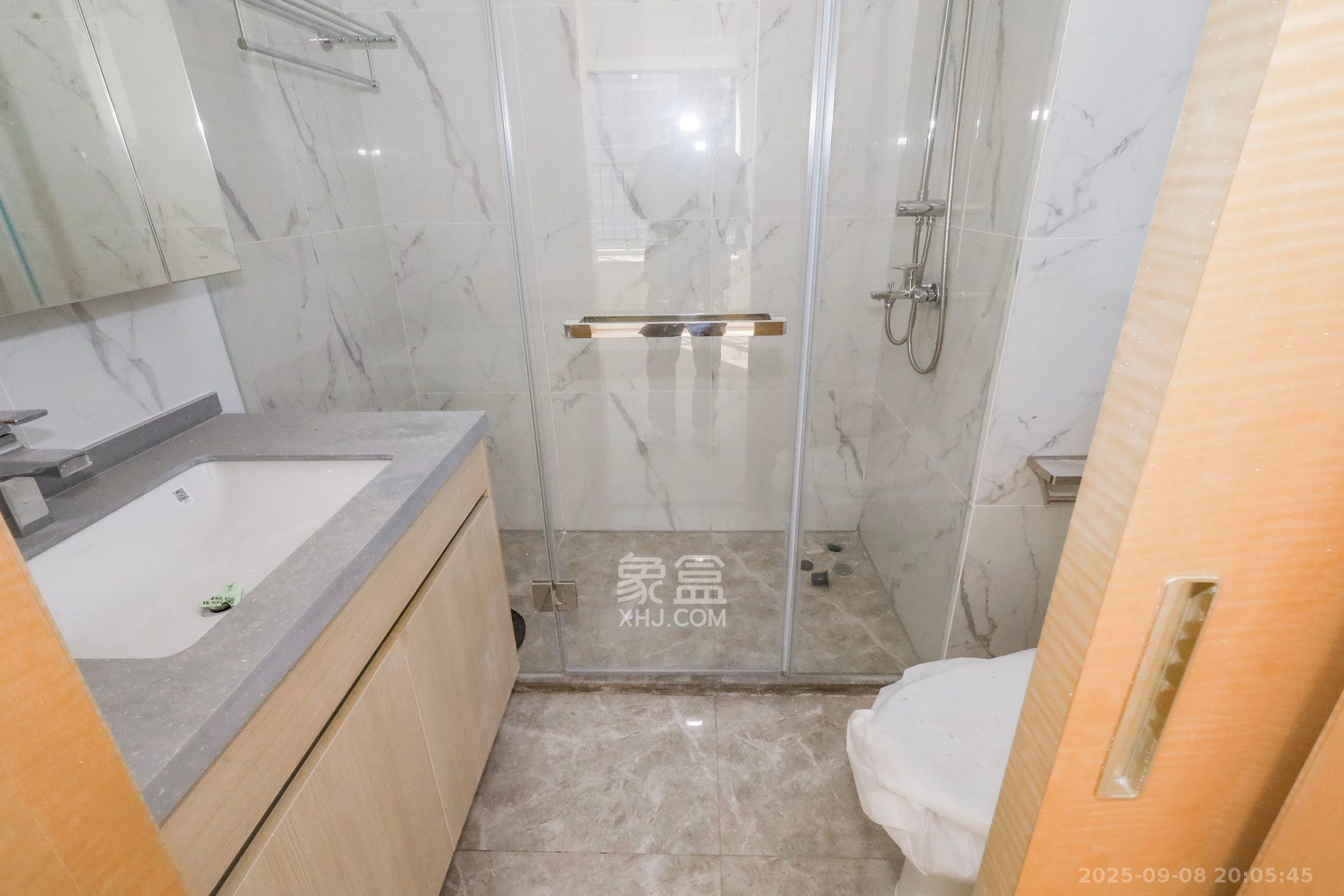 复地滨江金融中心  4室2厅2卫    4500.0元/月 复地滨江金融中心  4室2厅2卫    4500.0元/月室内图