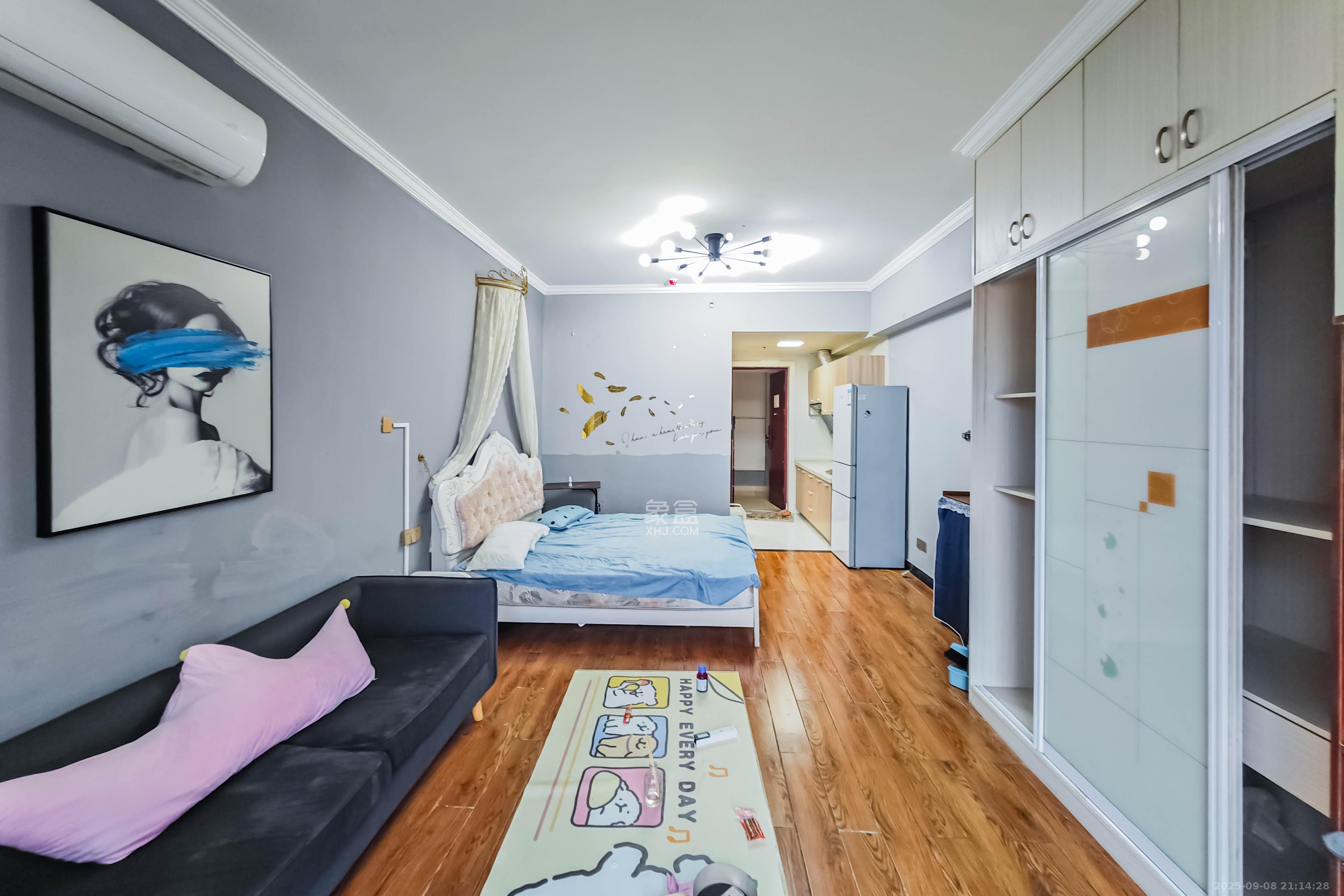 京武浪琴山一、二期  1室1厅1卫    45.0万 京武浪琴山一、二期  1室1厅1卫    45.0万客厅