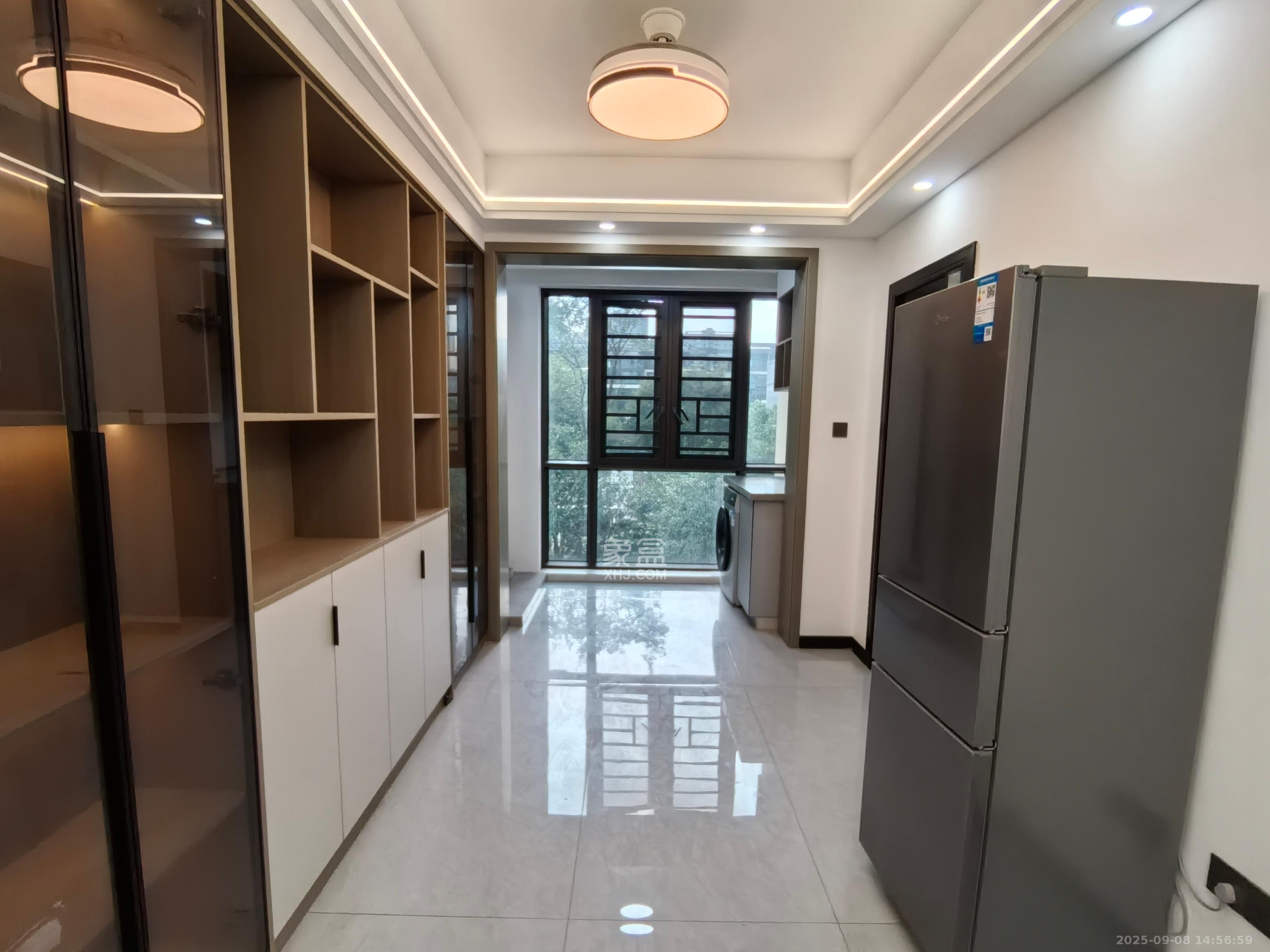 奥凯花园 4室2厅2卫 3000.0元/月 奥凯花园 4室2厅2卫 3000.0元/月室内图