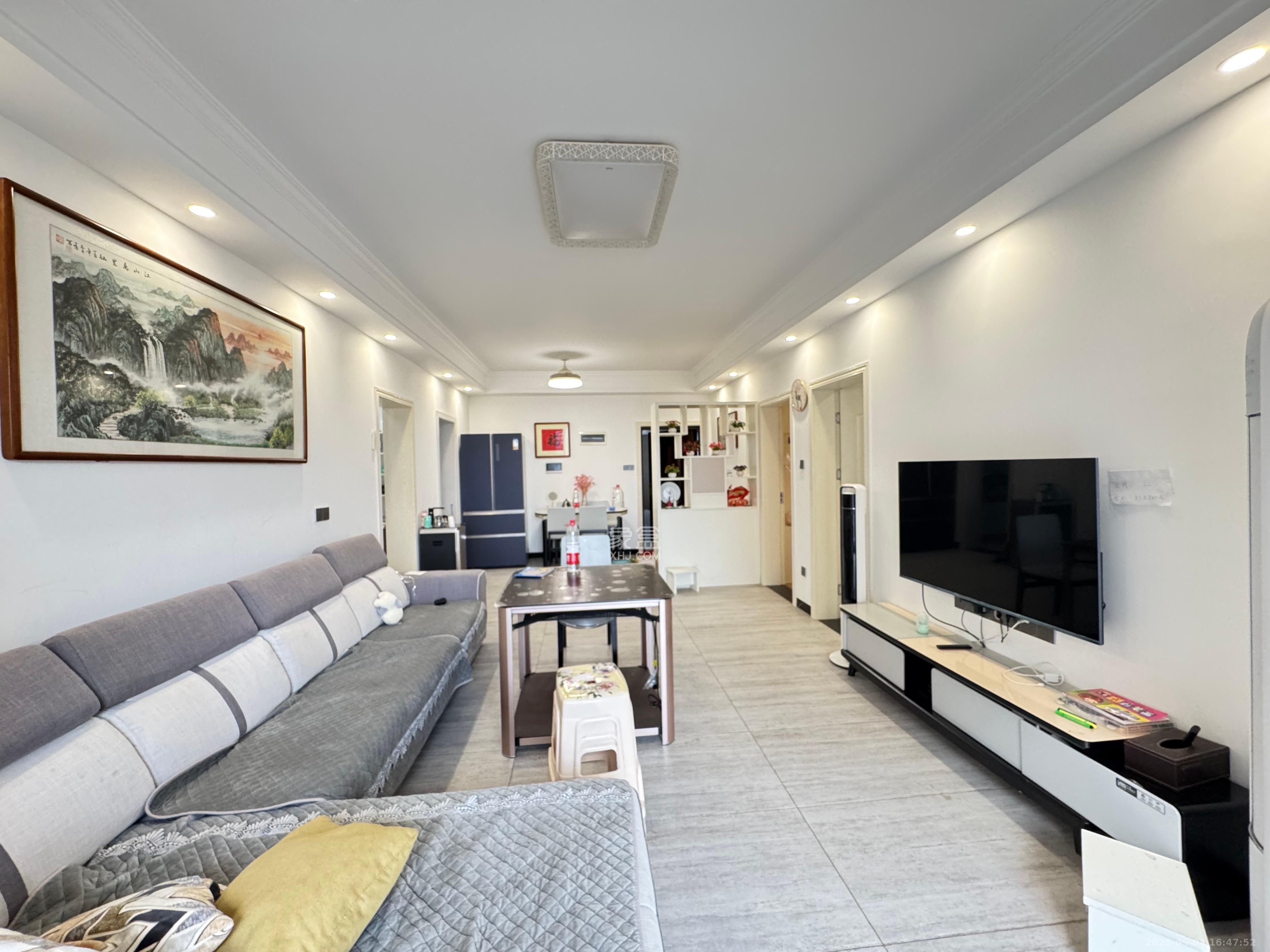 环亚高铁芯城 3室2厅2卫 3300.0元/月 环亚高铁芯城 3室2厅2卫 3300.0元/月室内图