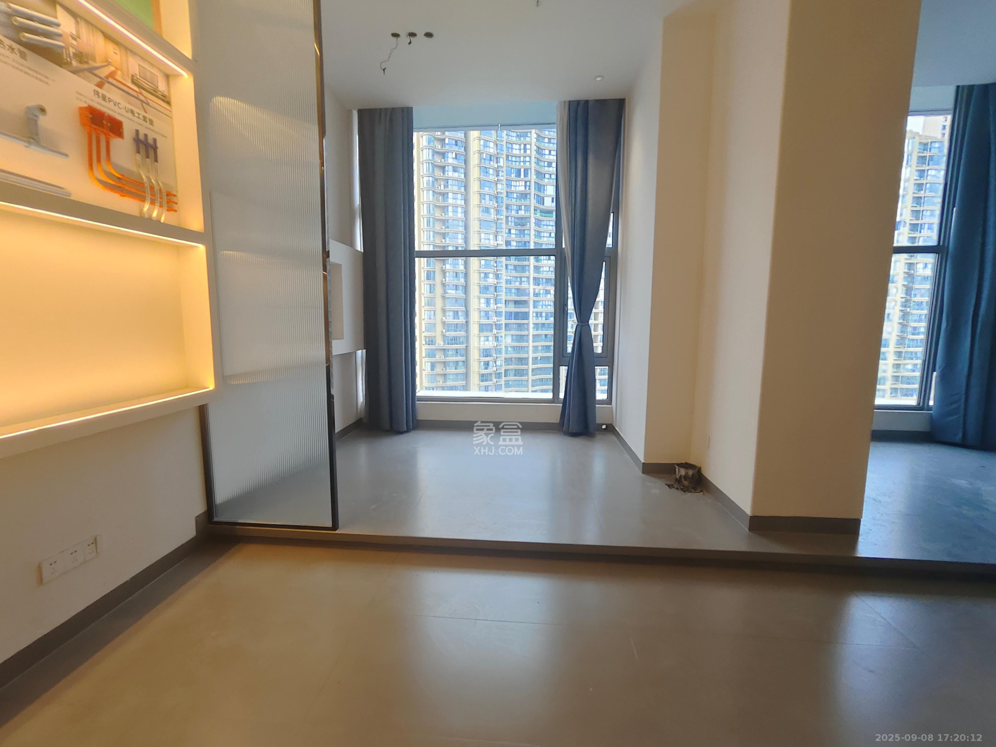 保利天禧EF区  1室1厅1卫    4000.0元/月室内图