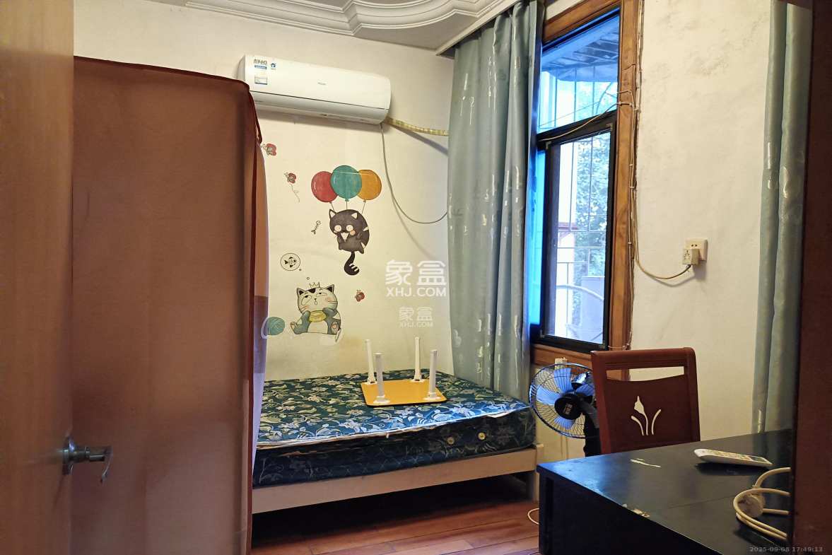 迎宾路散盘  2室1厅1卫    2100.0元/月 迎宾路散盘  2室1厅1卫    2100.0元/月室内图