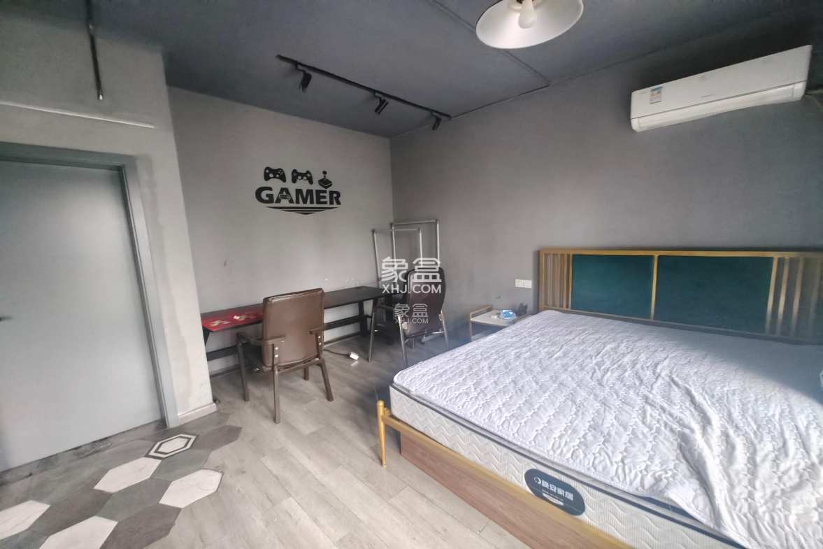 郡原广场 1室1厅1卫 1100.0元/月 郡原广场 1室1厅1卫 1100.0元/月室内图