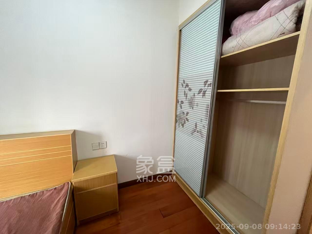 月湖兰庭  3室2厅2卫   2800.00元/月室内图