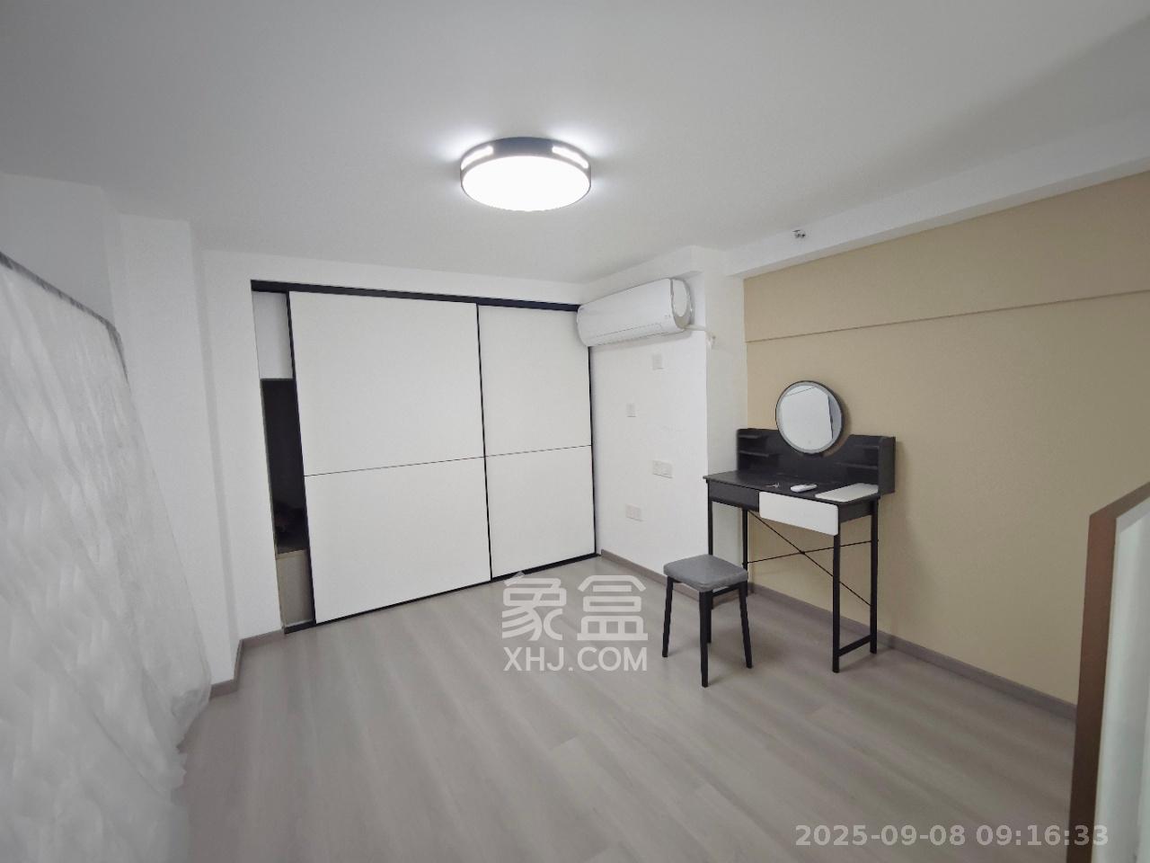 卓越江岸  2室1厅1卫   2300.00元/月室内图