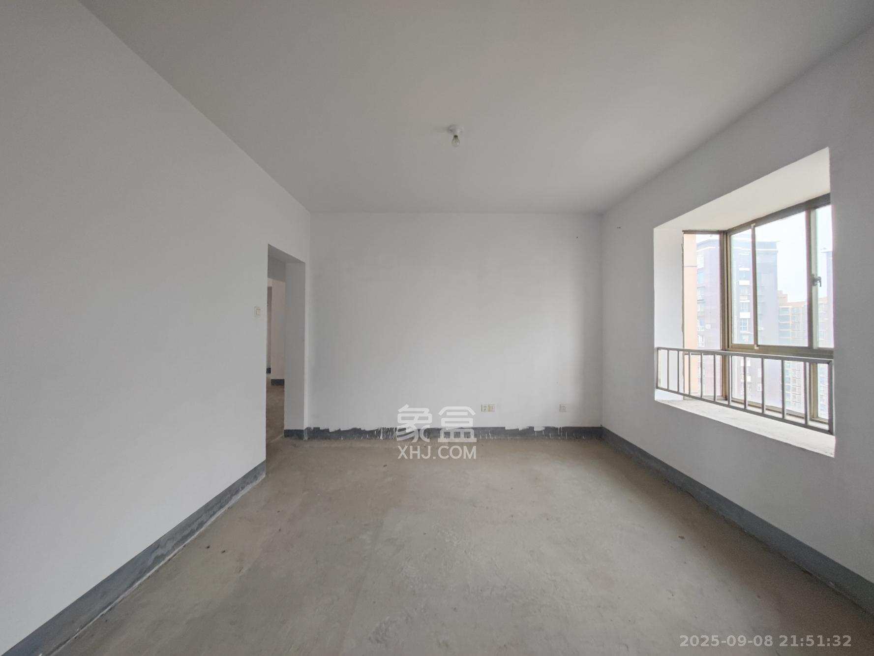 中天瑞景  4室2厅2卫    165.0万卧室