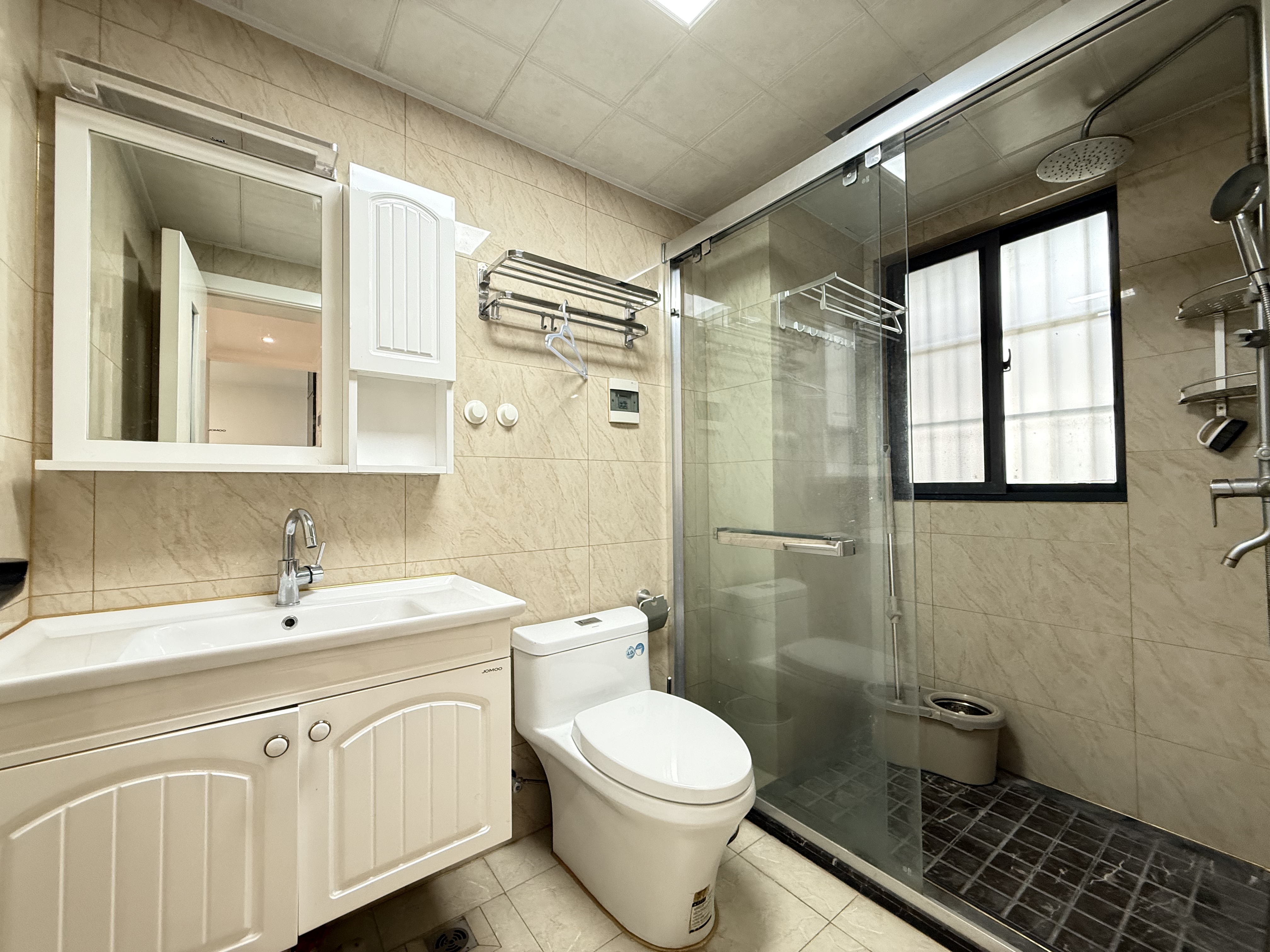 新城吾悦广场 3室2厅1卫 3100.0元/月 新城吾悦广场 3室2厅1卫 3100.0元/月室内图