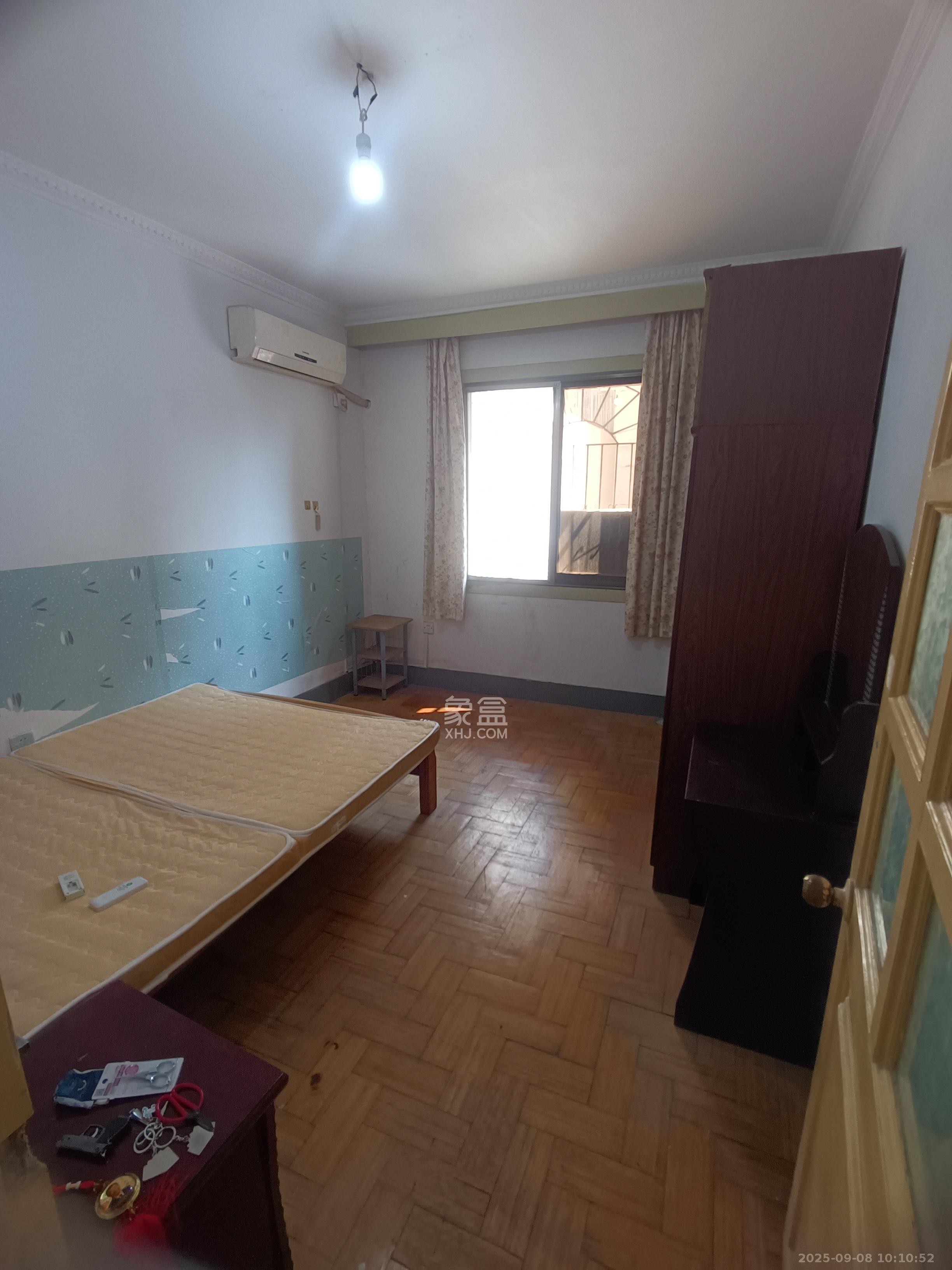 桐荫里社区  2室1厅1卫    1400.0元/月 桐荫里社区  2室1厅1卫    1400.0元/月室内图