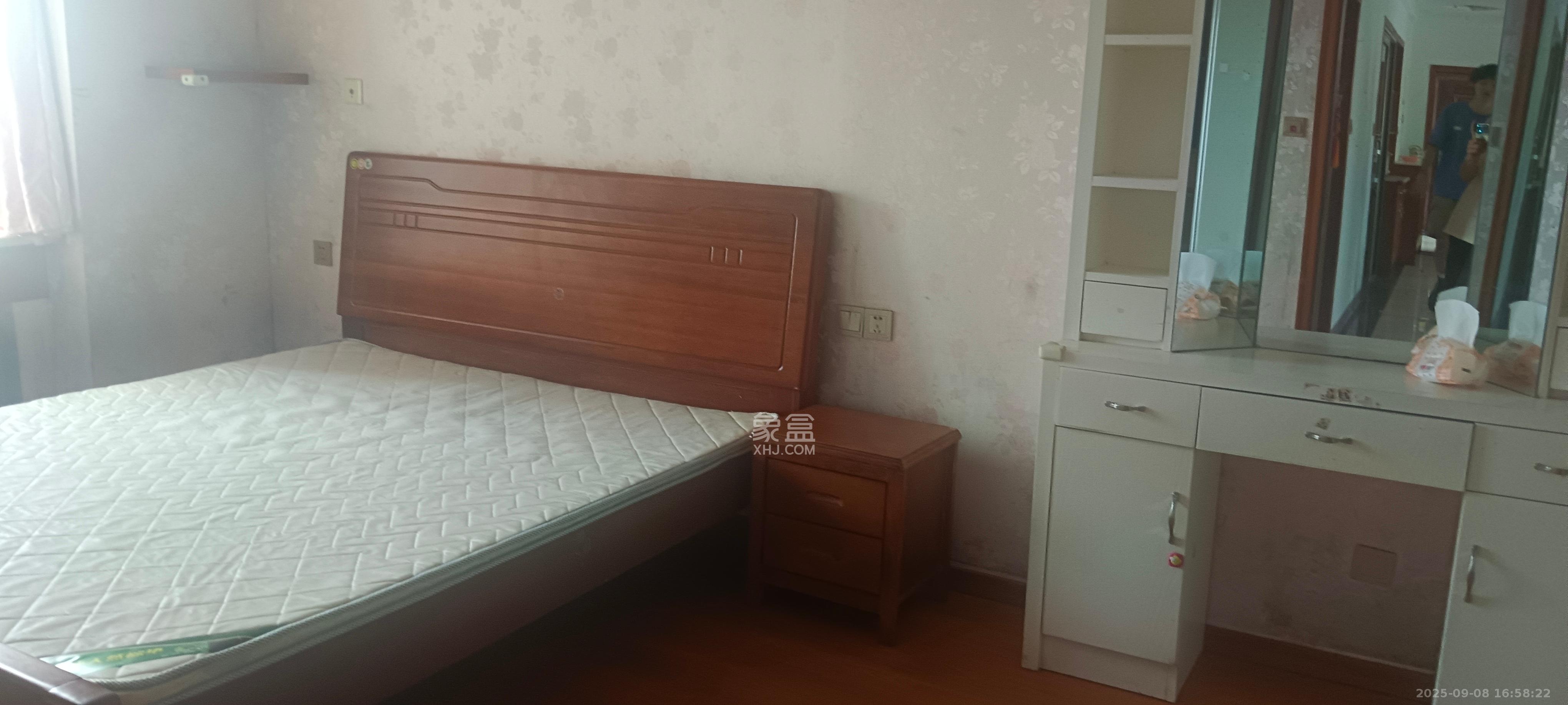 华龙家园(和泰家园) 3室1厅1卫 2000.0元/月 华龙家园(和泰家园) 3室1厅1卫 2000.0元/月室内图