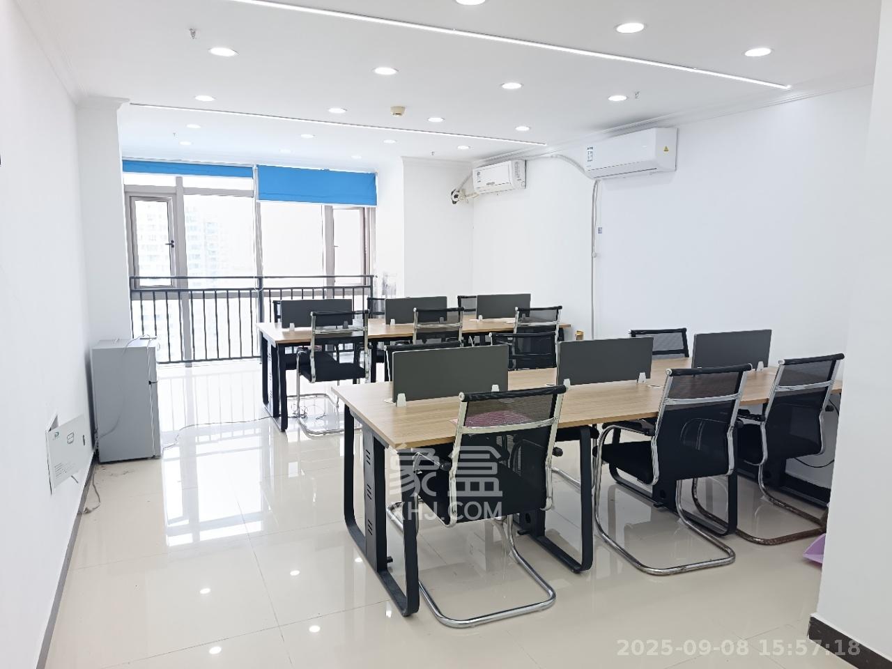 奥克斯广场 1室1厅1卫 2500.0元/月 奥克斯广场 1室1厅1卫 2500.0元/月室内图