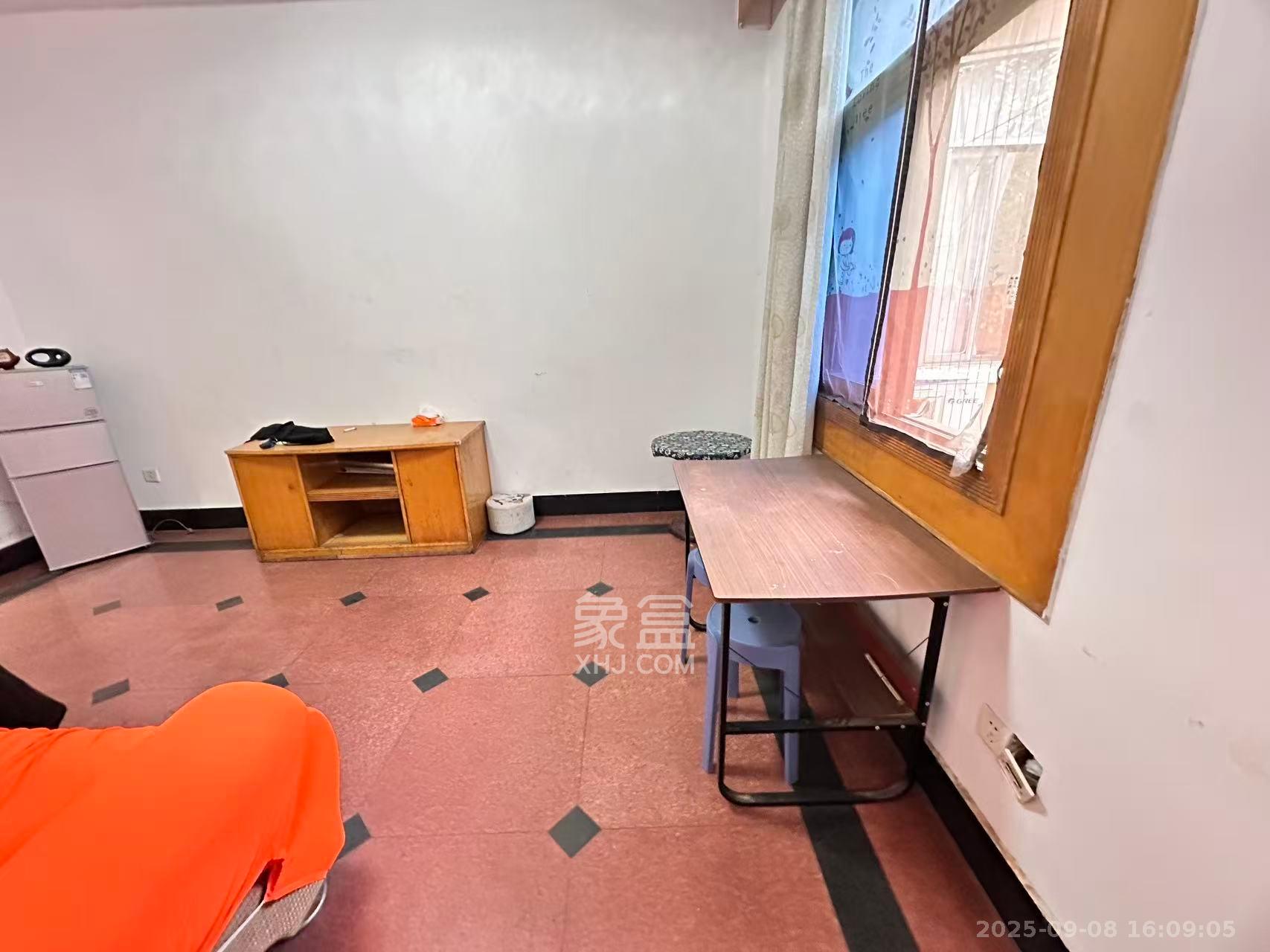 文艺新村 2室1厅1卫 1600.0元/月 文艺新村 2室1厅1卫 1600.0元/月室内图