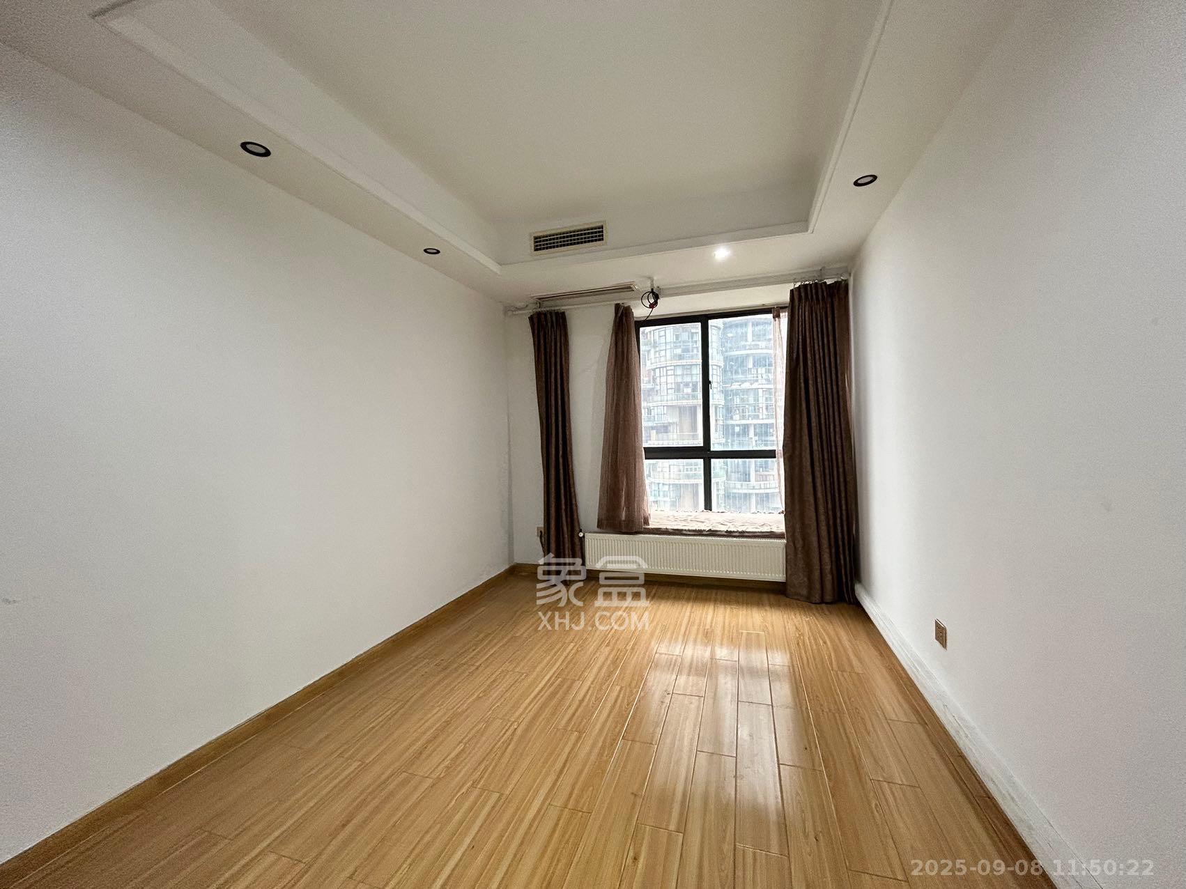 湘江世纪城湘江豪庭 4室2厅3卫 7000.0元/月 湘江世纪城湘江豪庭 4室2厅3卫 7000.0元/月室内图