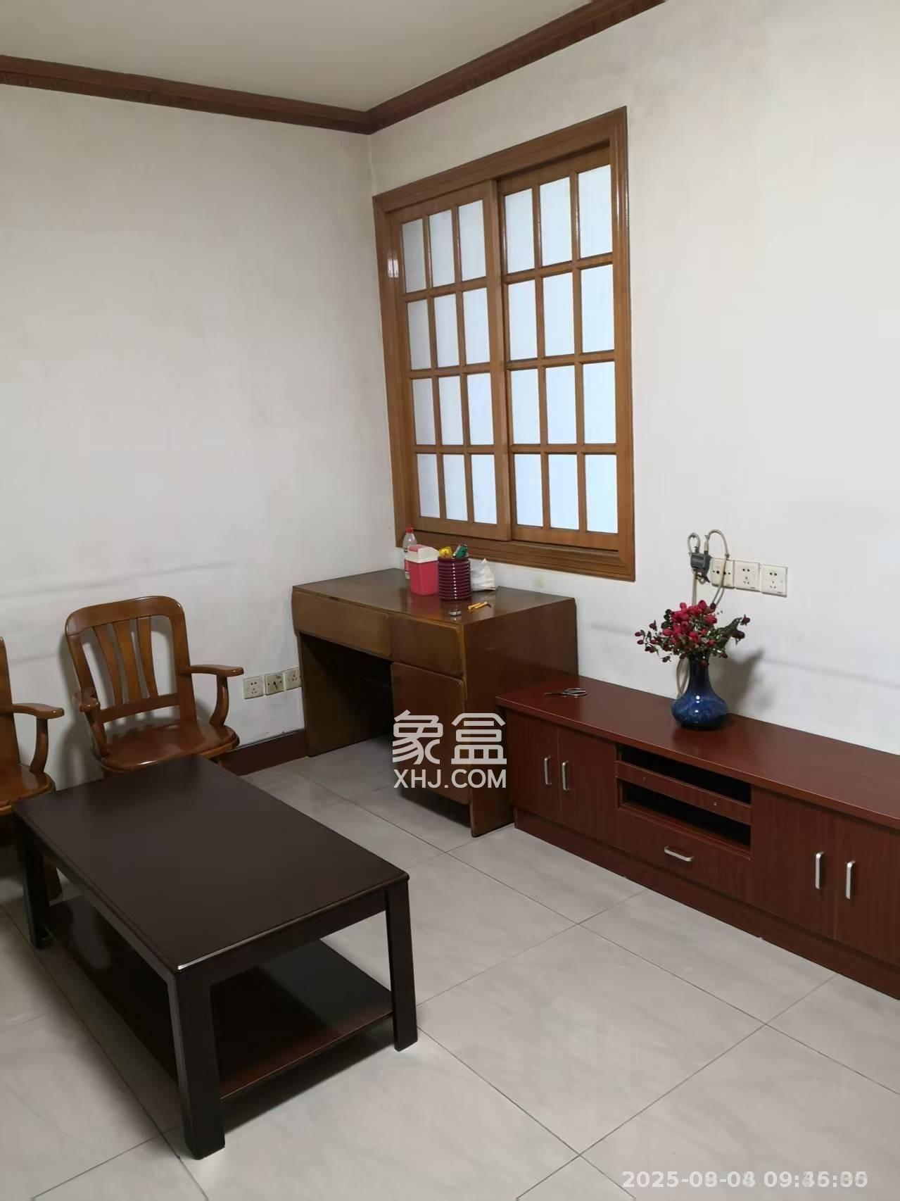 市直属机关宿舍 2室1厅1卫 1700.0元/月 市直属机关宿舍 2室1厅1卫 1700.0元/月室内图