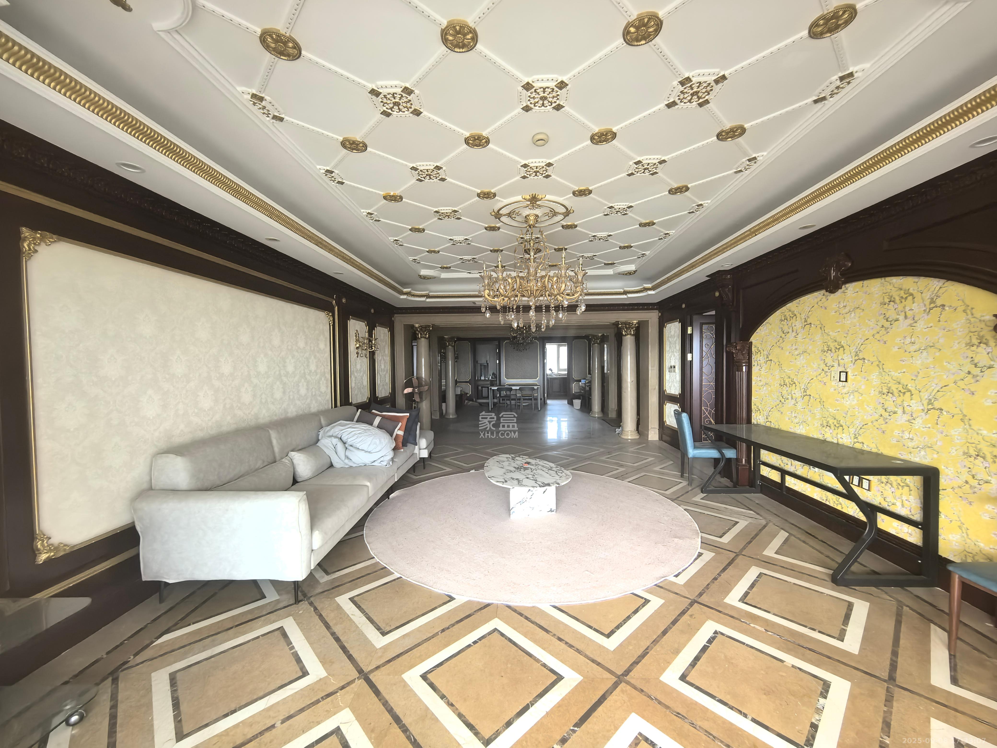 万达公馆  3室2厅4卫    7500.0元/月 万达公馆  3室2厅4卫    7500.0元/月