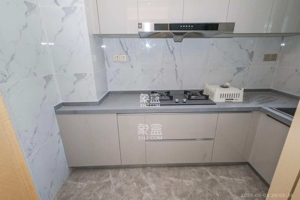 复地滨江金融中心  4室2厅2卫    4500.0元/月 复地滨江金融中心  4室2厅2卫    4500.0元/月室内图