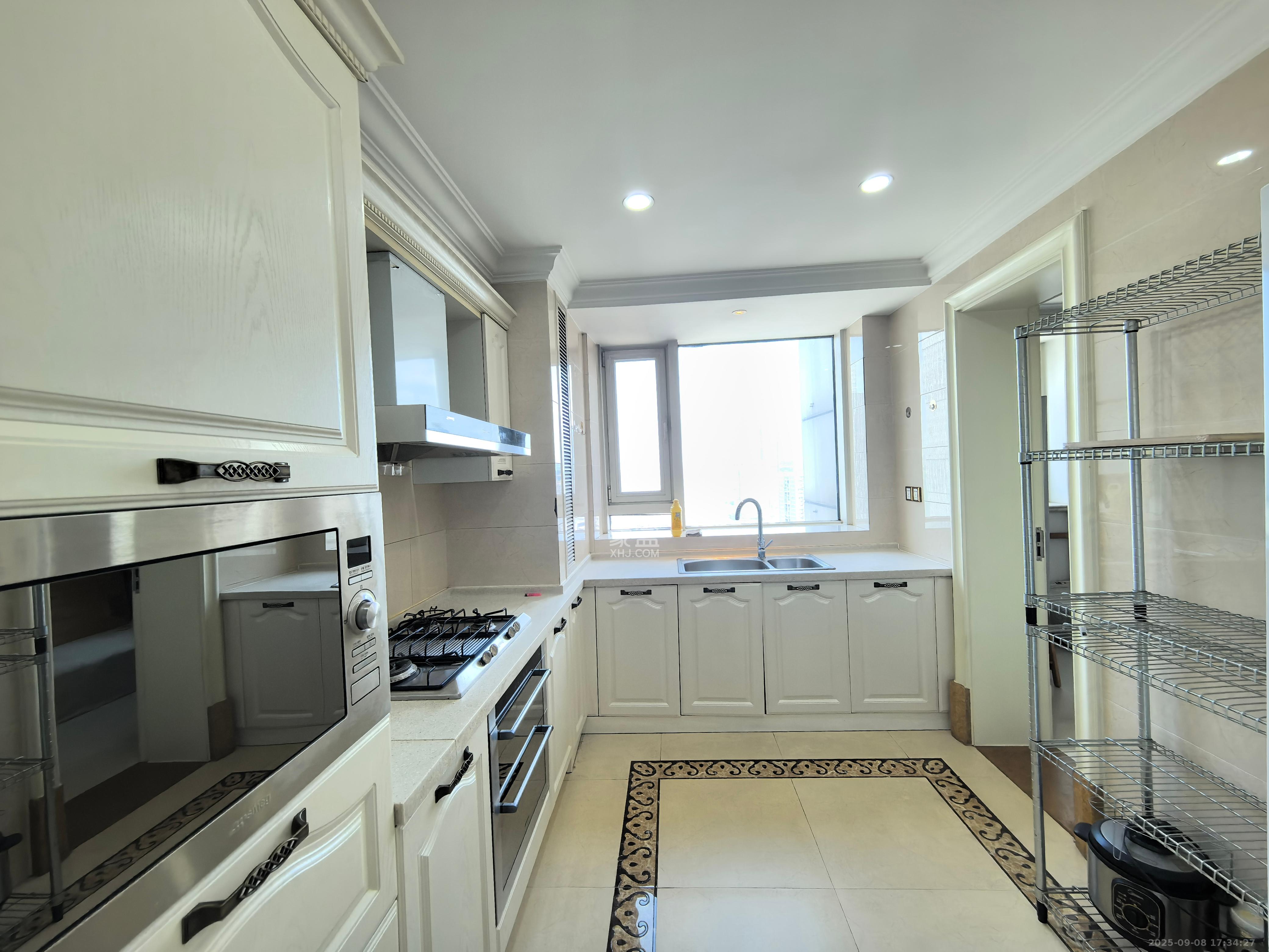 万达公馆 3室2厅4卫 7500.0元/月 万达公馆 3室2厅4卫 7500.0元/月室内图