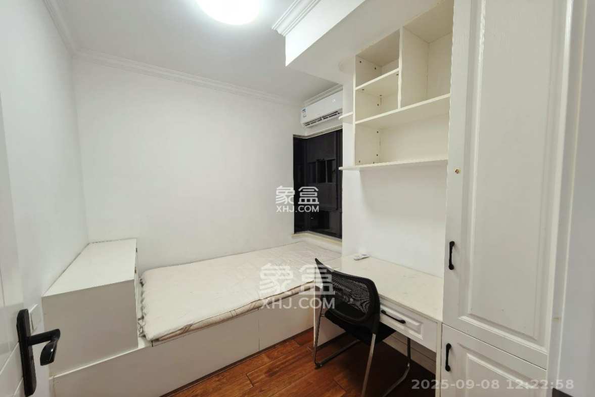 叠彩兰亭 3室2厅1卫 2400.0元/月 叠彩兰亭 3室2厅1卫 2400.0元/月室内图