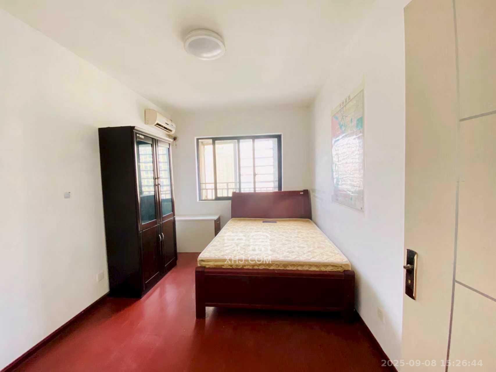 奥克斯广场  4室2厅1卫    3200.0元/月室内图