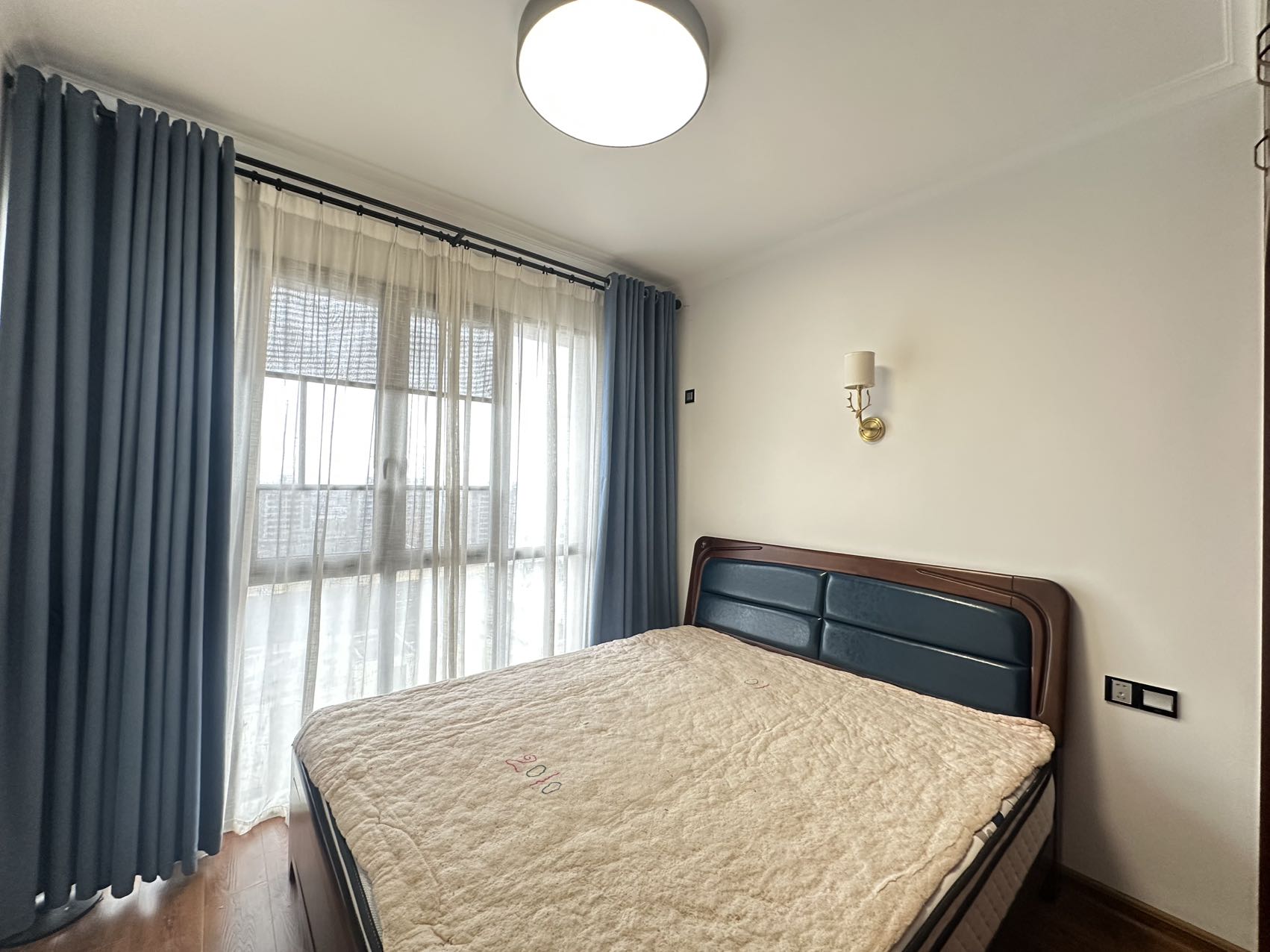 康城上品 3室2厅2卫 2000.0元/月 康城上品 3室2厅2卫 2000.0元/月室内图