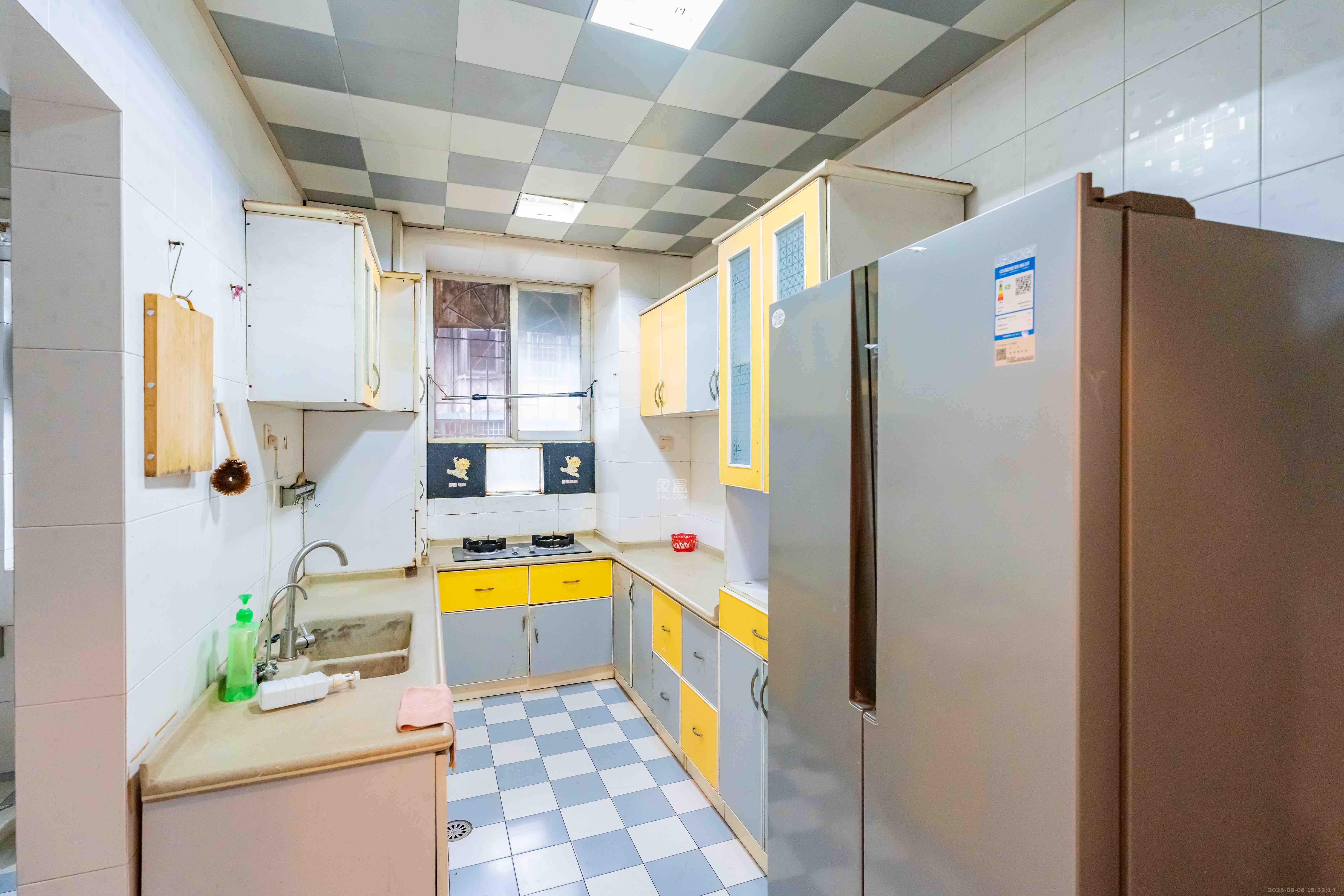 科技出版社宿舍(湘雅路)  3室2厅2卫    3200.0元/月 科技出版社宿舍(湘雅路)  3室2厅2卫    3200.0元/月室内图