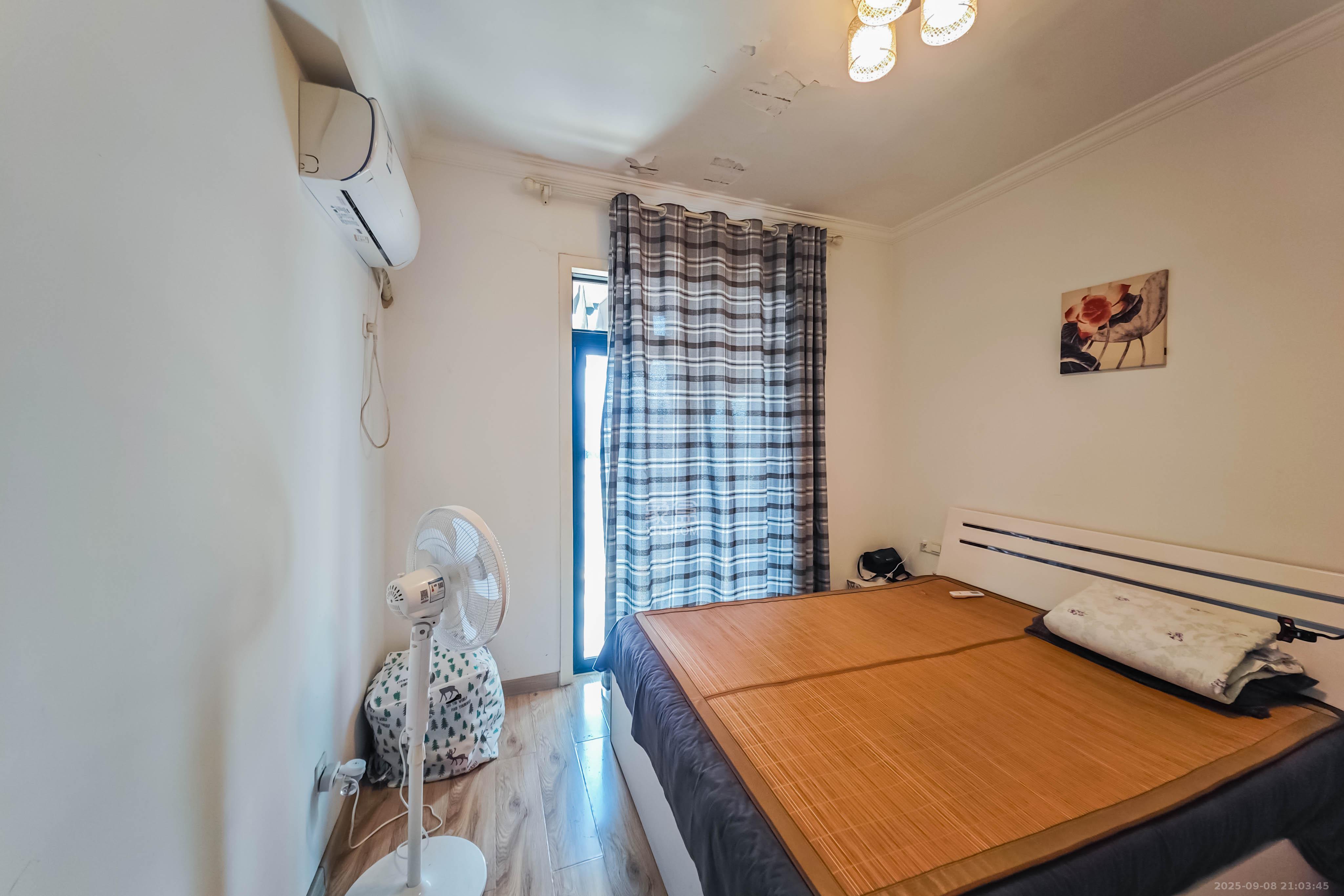 英郡年华  2室2厅1卫    66.0万 英郡年华  2室2厅1卫    66.0万卧室