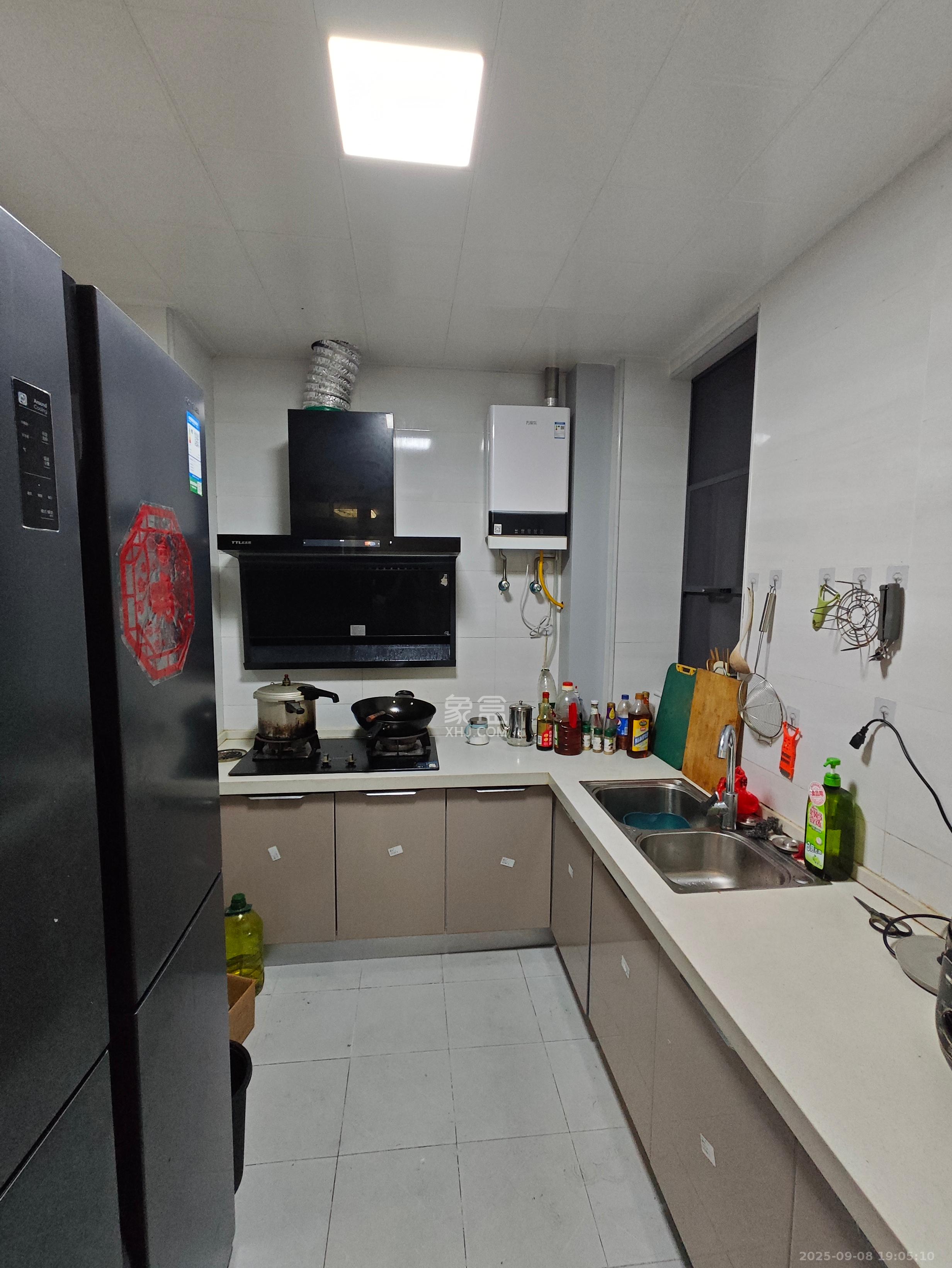 金科景朝集美星宸  3室2厅2卫    2600.0元/月 金科景朝集美星宸  3室2厅2卫    2600.0元/月室内图