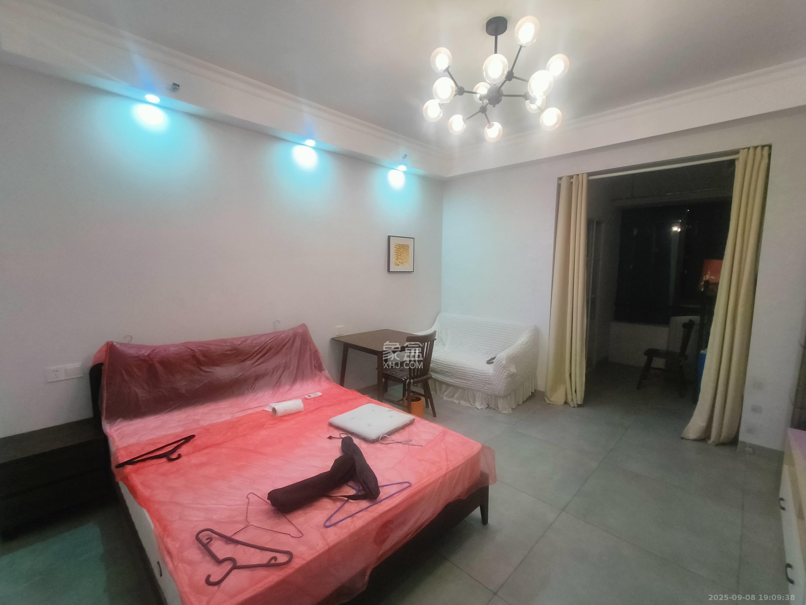 半山公馆(半山国际中心) 1室1厅1卫 1900.0元/月 半山公馆(半山国际中心) 1室1厅1卫 1900.0元/月室内图