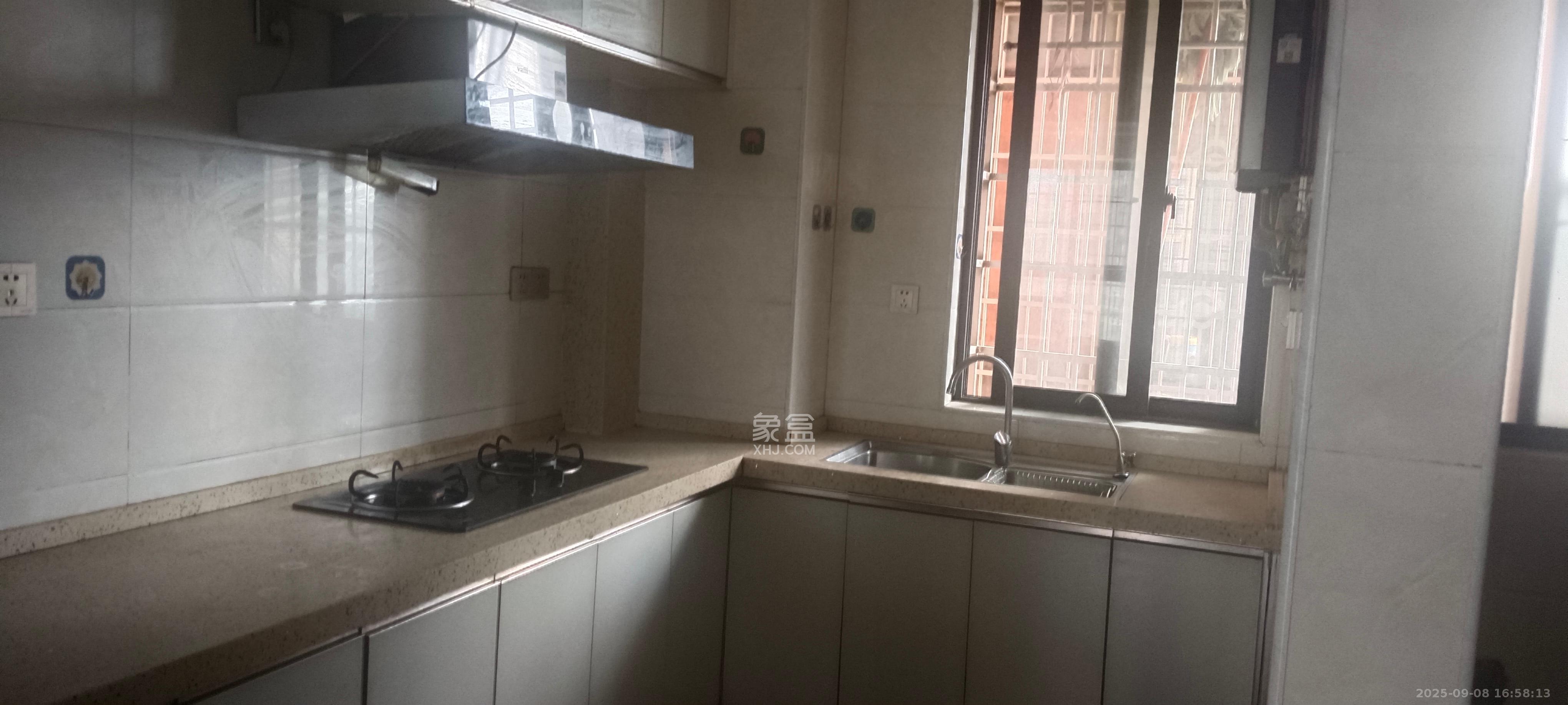 华龙家园(和泰家园) 3室1厅1卫 2000.0元/月 华龙家园(和泰家园) 3室1厅1卫 2000.0元/月室内图