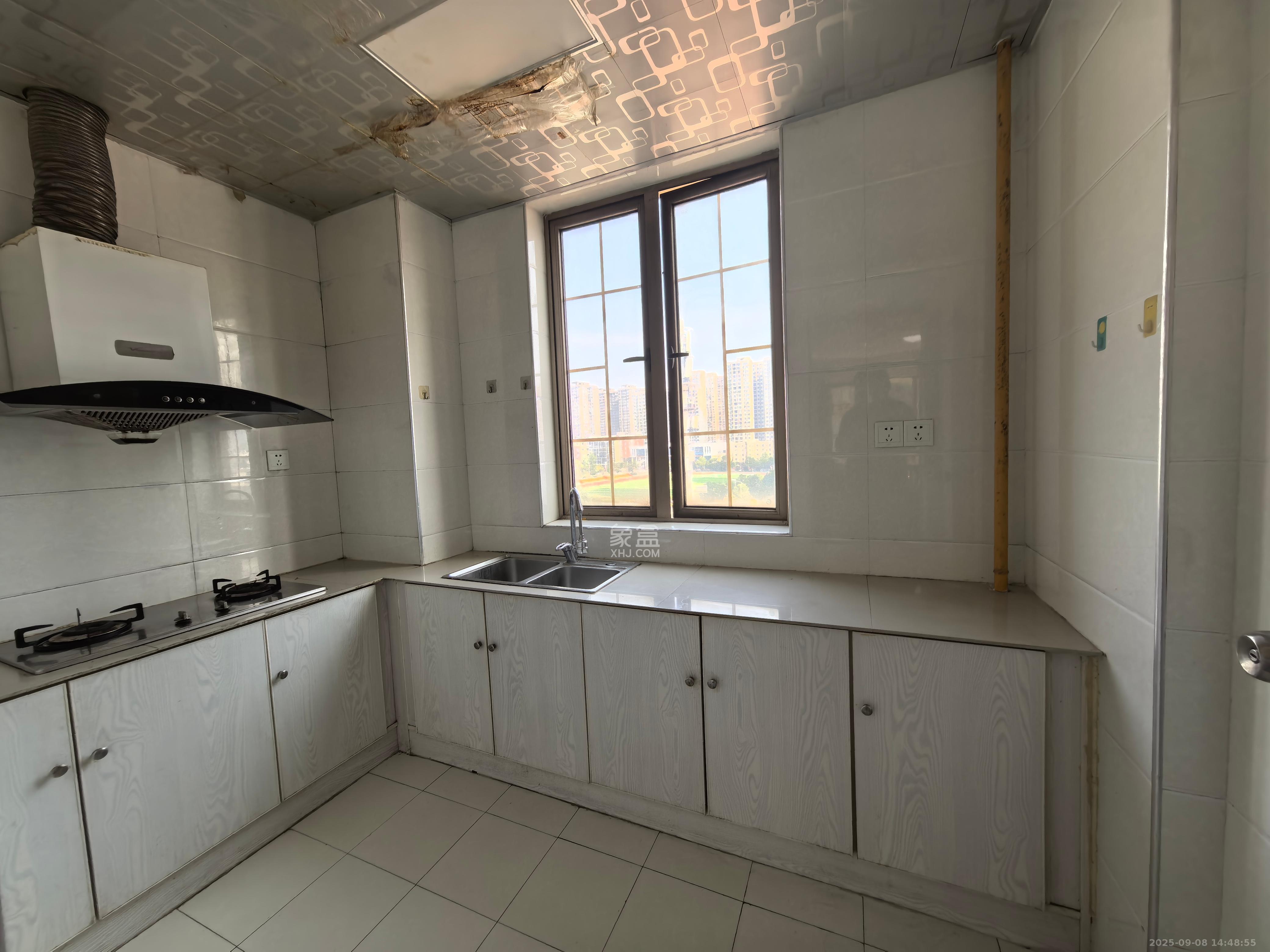 长沙玫瑰园 3室2厅2卫 1700.0元/月 长沙玫瑰园 3室2厅2卫 1700.0元/月室内图