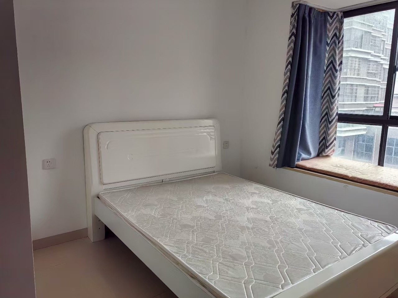 桃花缘  2室2厅1卫    1500.0元/月室内图