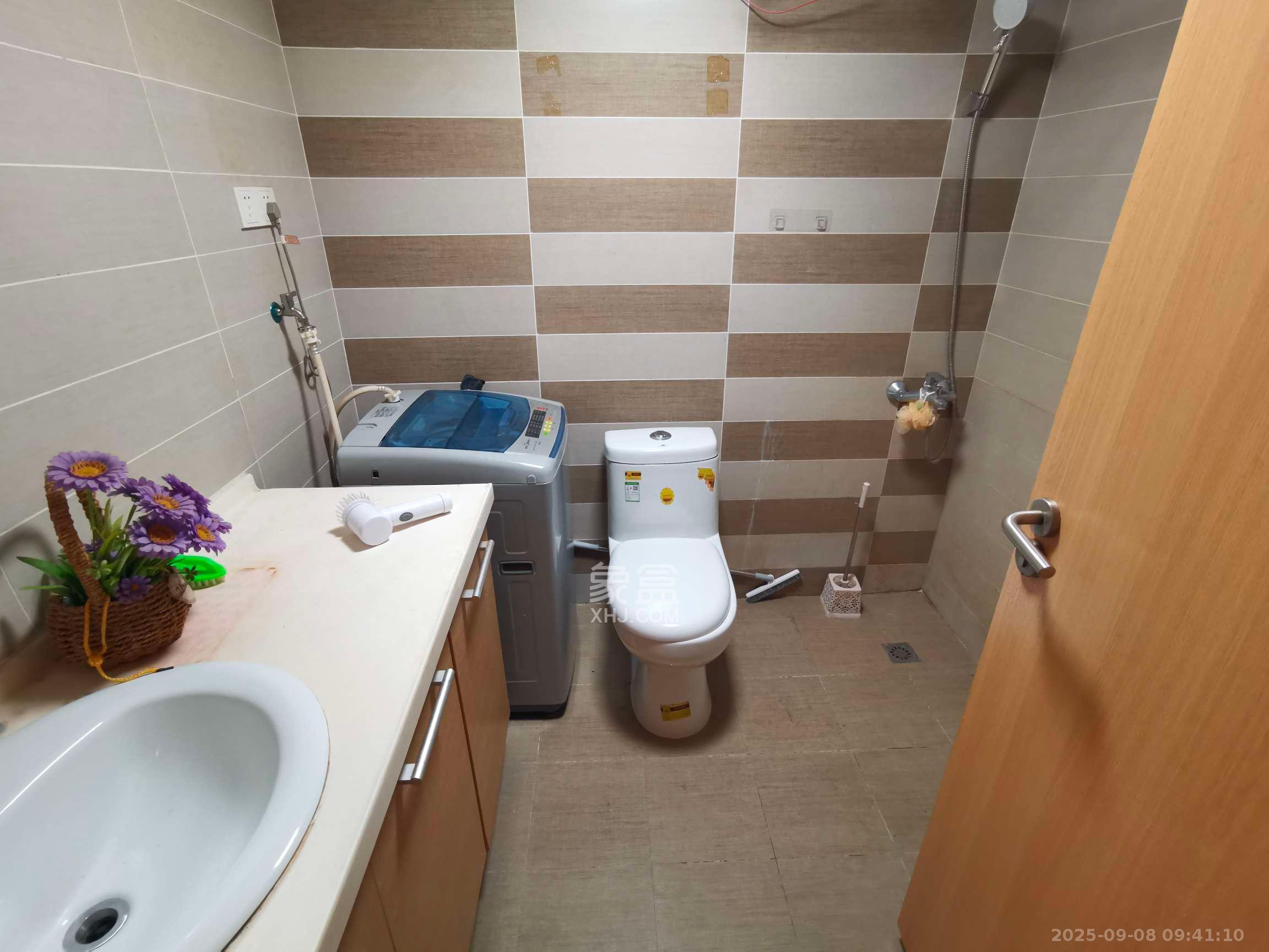 大财门公寓  1室1厅1卫    2100.0元/月室内图