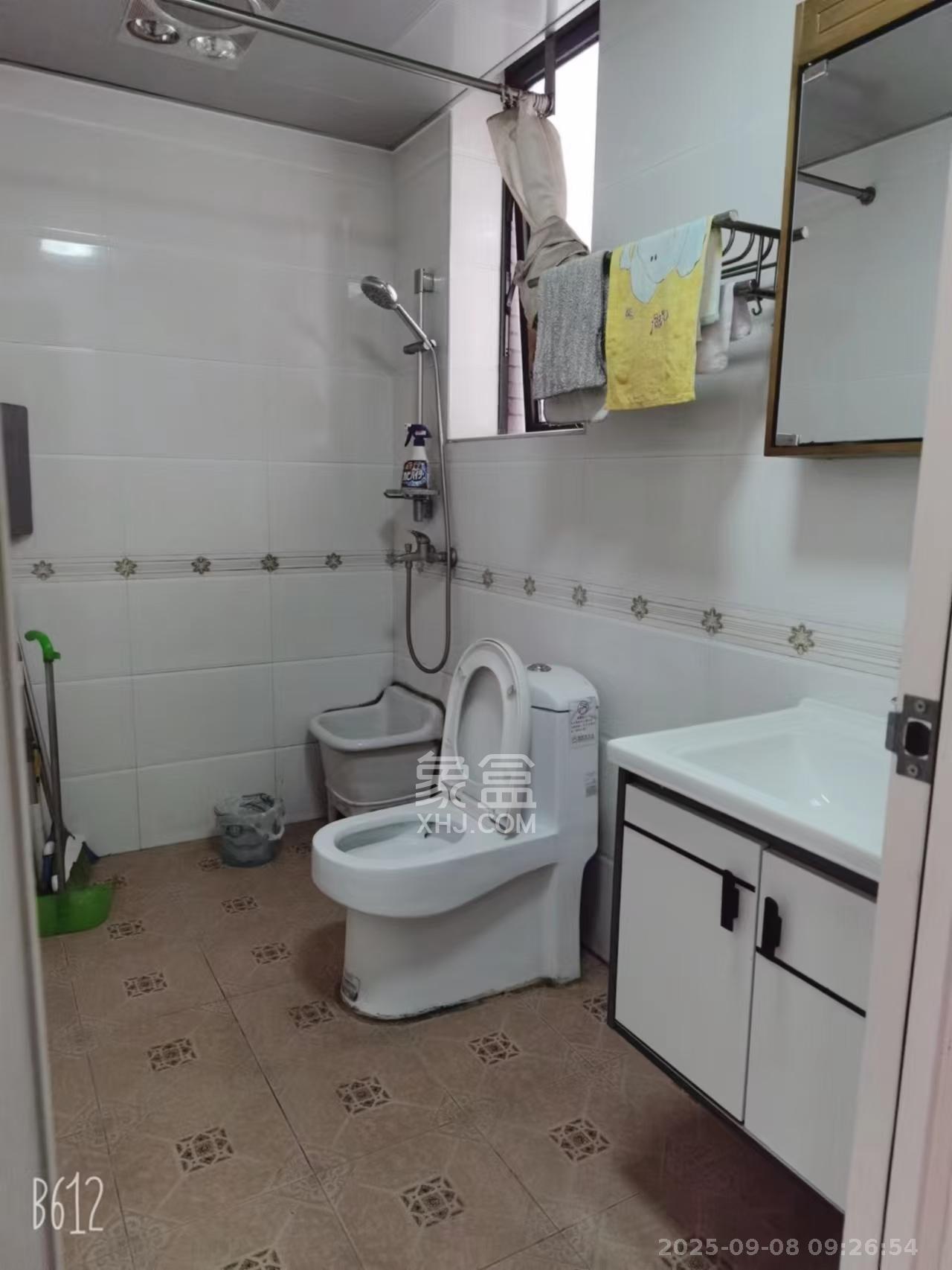 中天广场 1室1厅1卫 2000.0元/月 中天广场 1室1厅1卫 2000.0元/月室内图