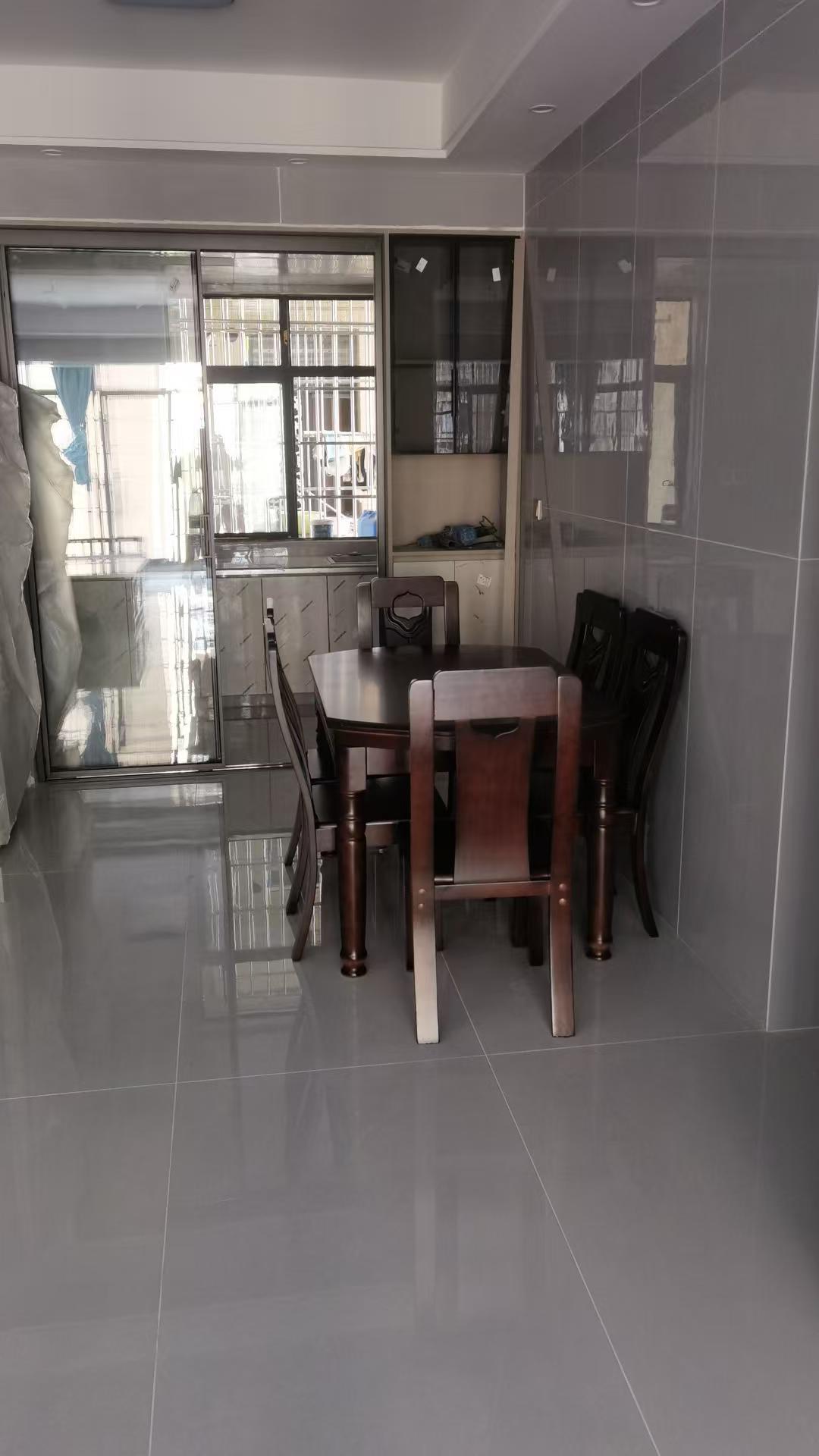 龙城金水丽都 1室0厅0卫 2400.0元/月 龙城金水丽都 1室0厅0卫 2400.0元/月室内图